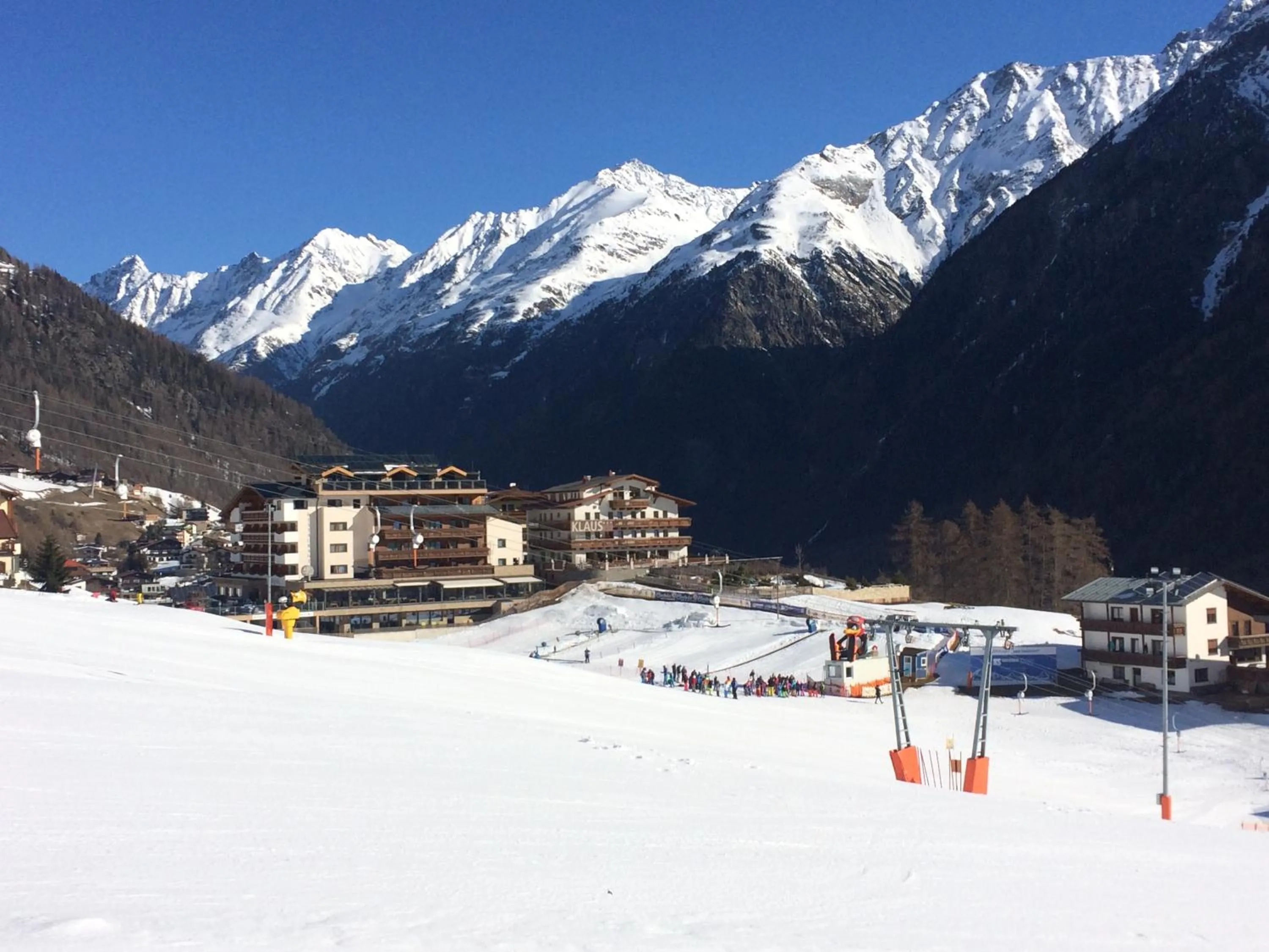 Skiing in Alpendiamond Ski in & Bike Out apartments Top 200, 400 & penthouse 600