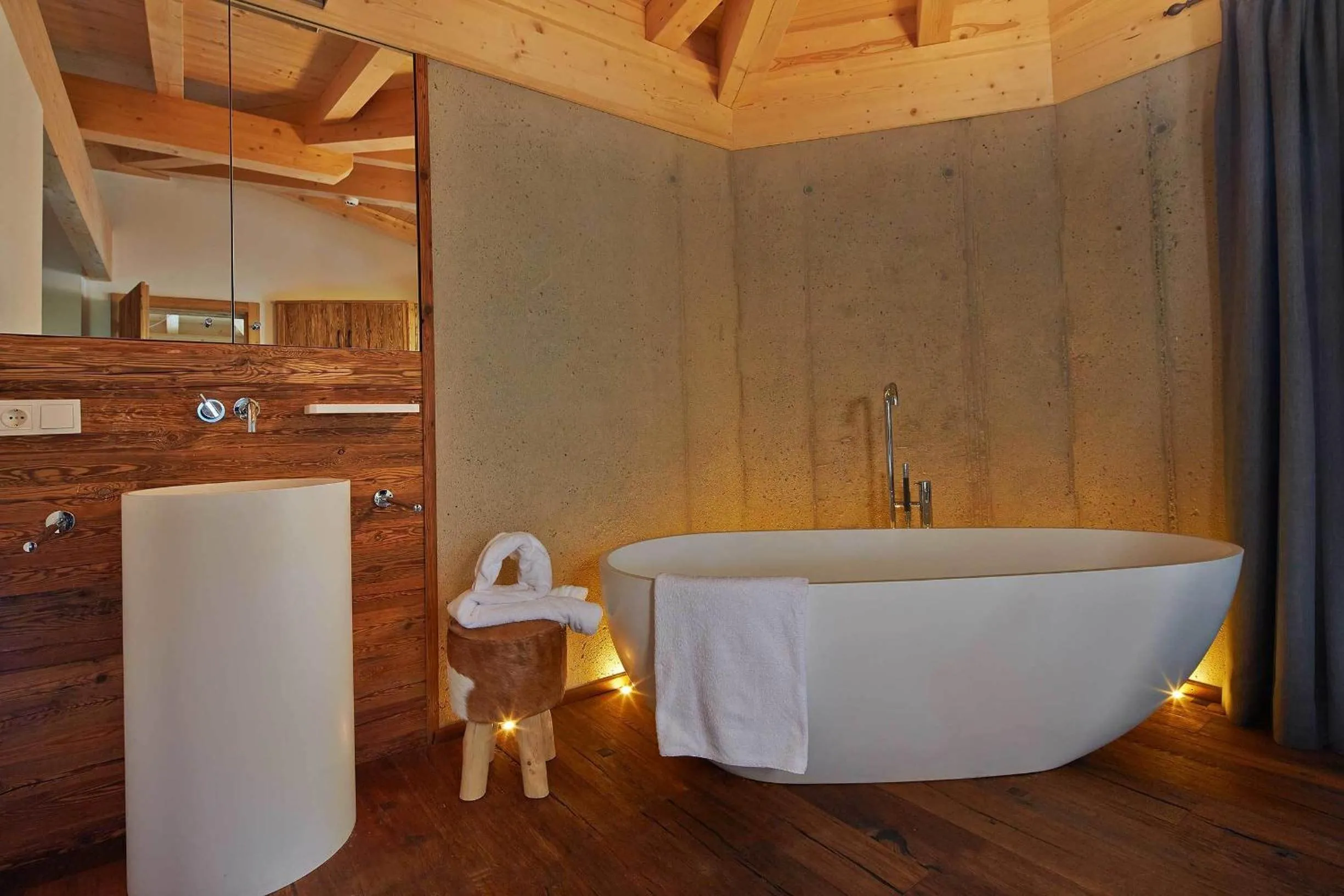 Bed in Alpendiamond Ski in & Bike Out apartments Top 200, 400 & penthouse 600