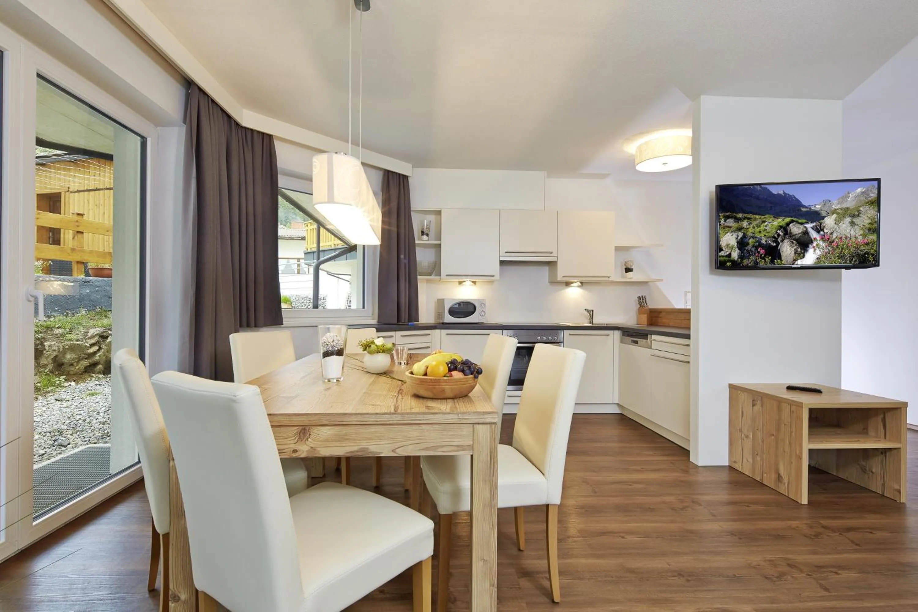 Dining area in Alpendiamond Ski in & Bike Out apartments Top 200, 400 & penthouse 600