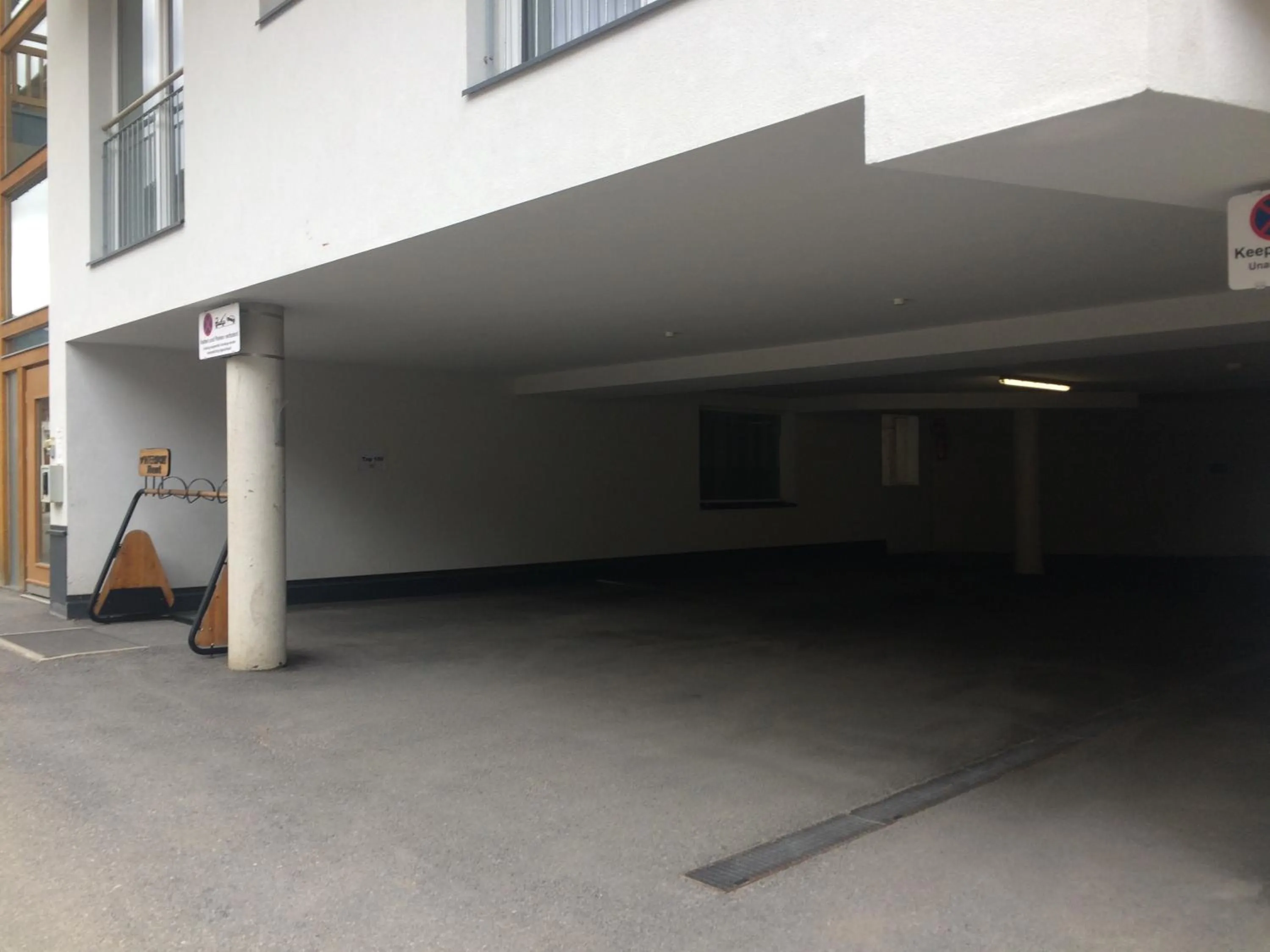 Parking in Alpendiamond Ski in & Bike Out apartments Top 200, 400 & penthouse 600