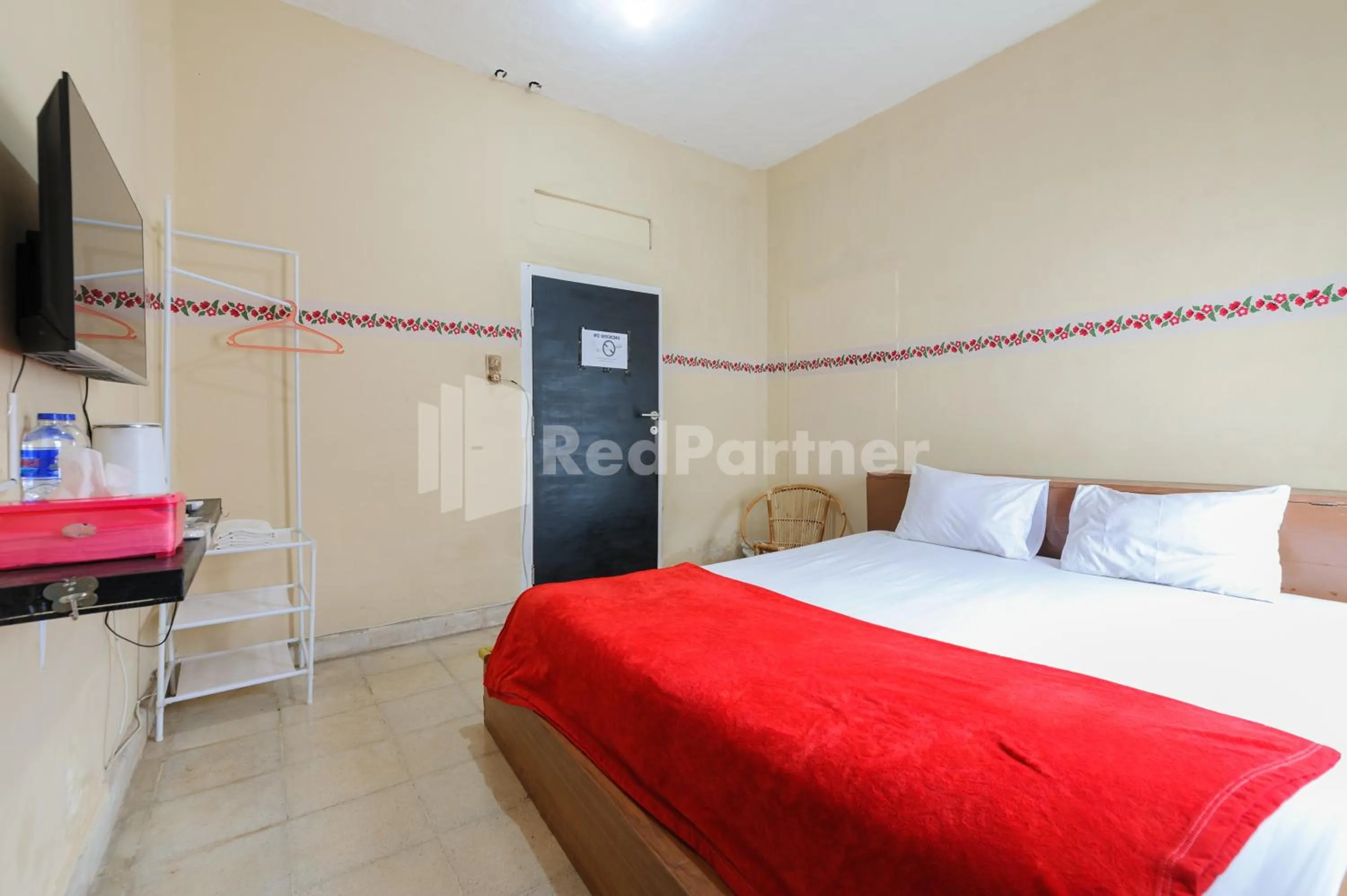 Bedroom, Bed in Arwana Inn Lampung Mitra RedDoorz