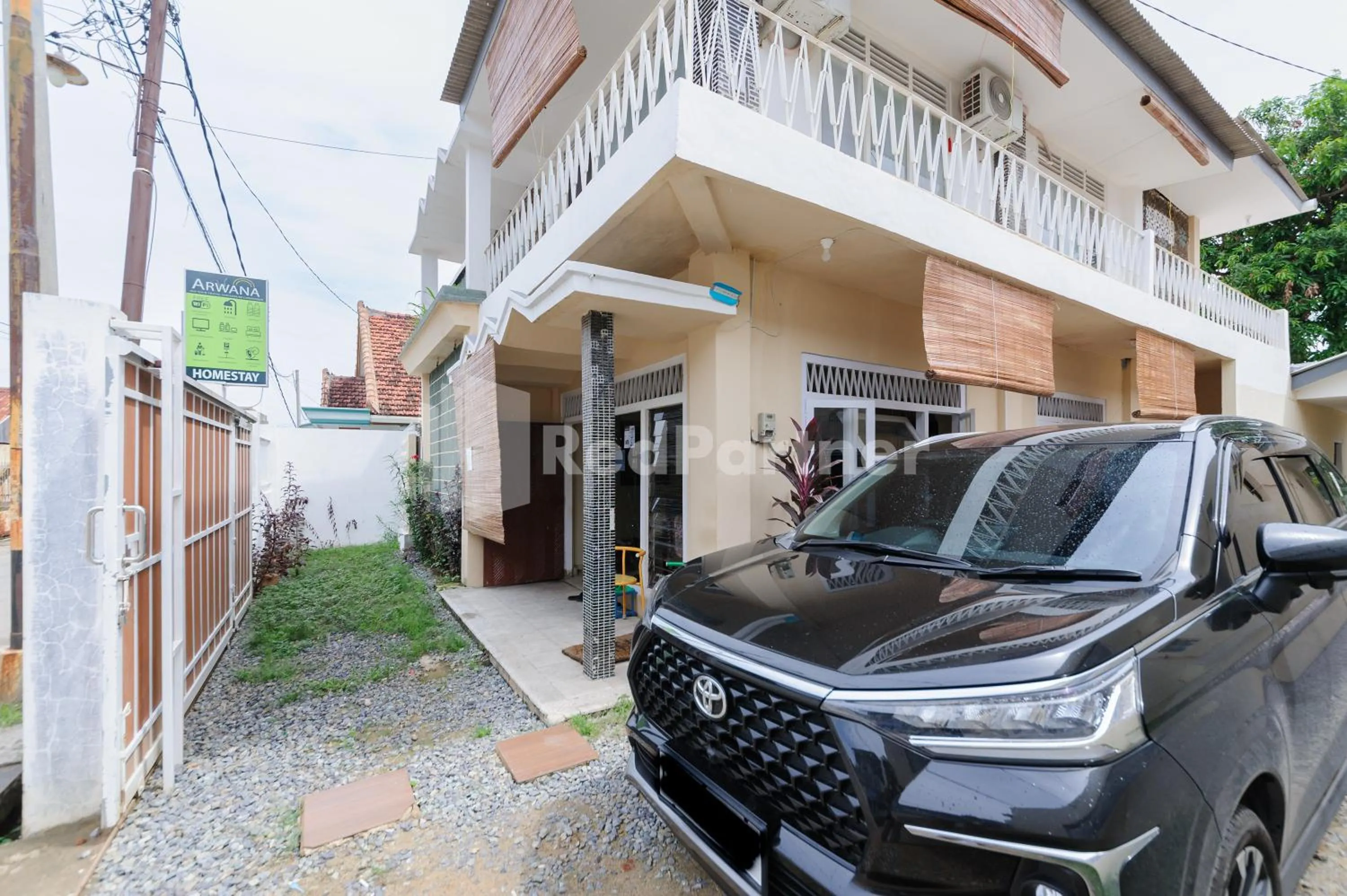 Parking in Arwana Inn Lampung Mitra RedDoorz