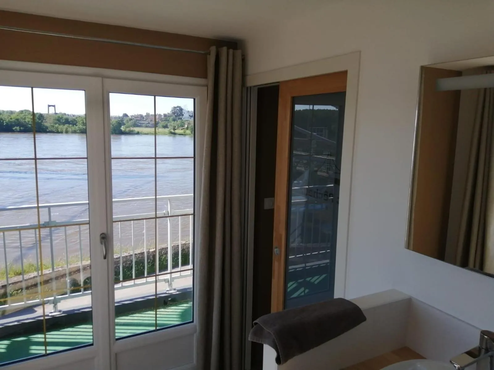 River view in Le Petit Pêcheur