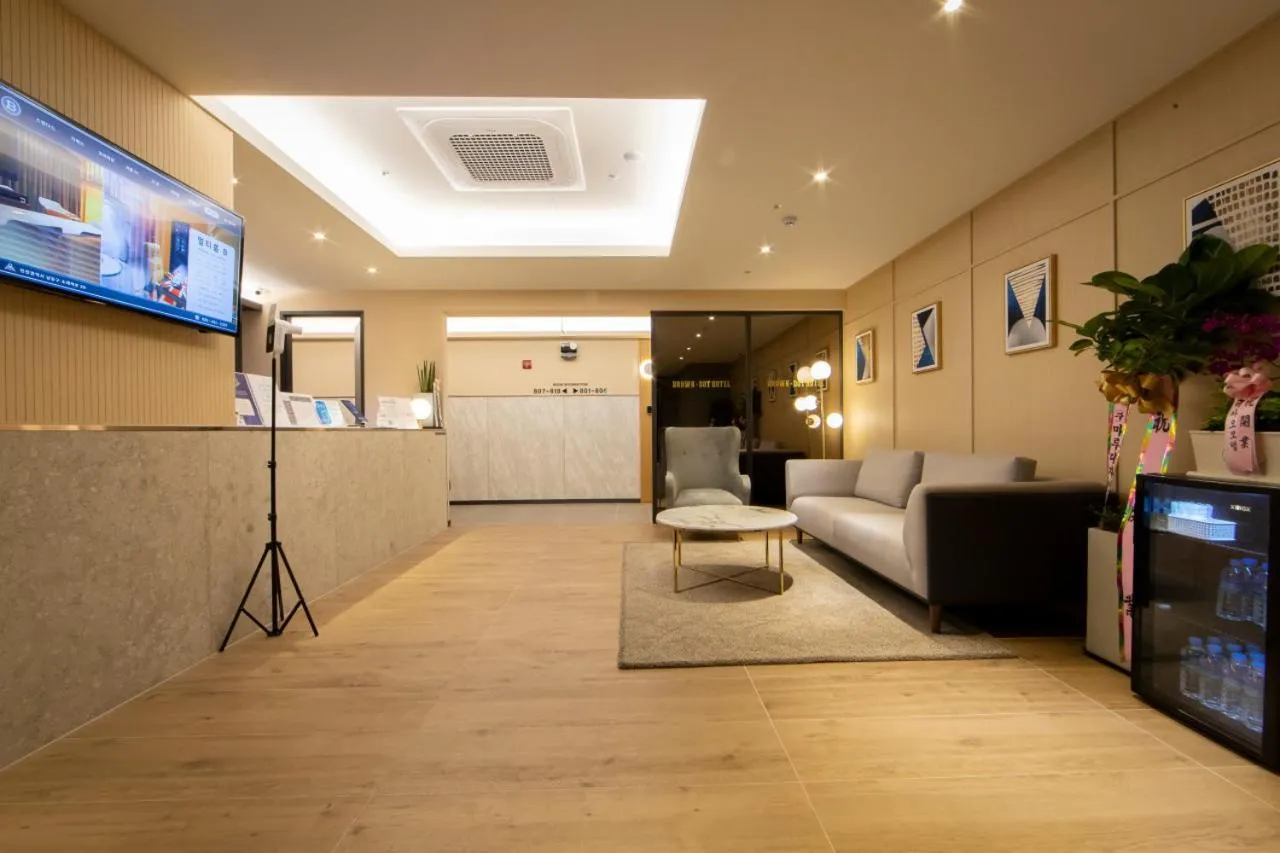 Lobby or reception in Incheon Browndot Hotel Nonhyeon Soraepogu