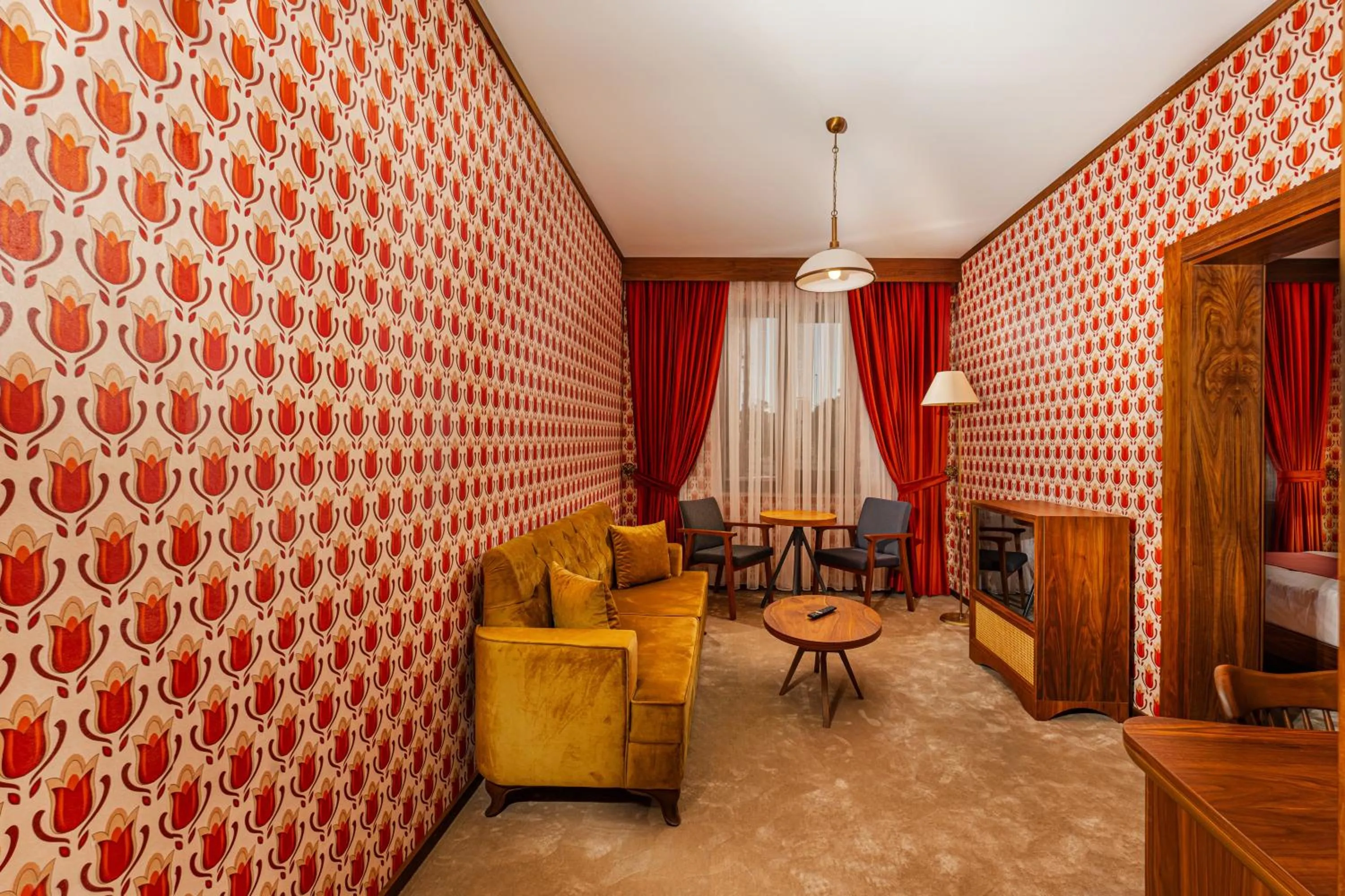 Seating area in 74 Otel