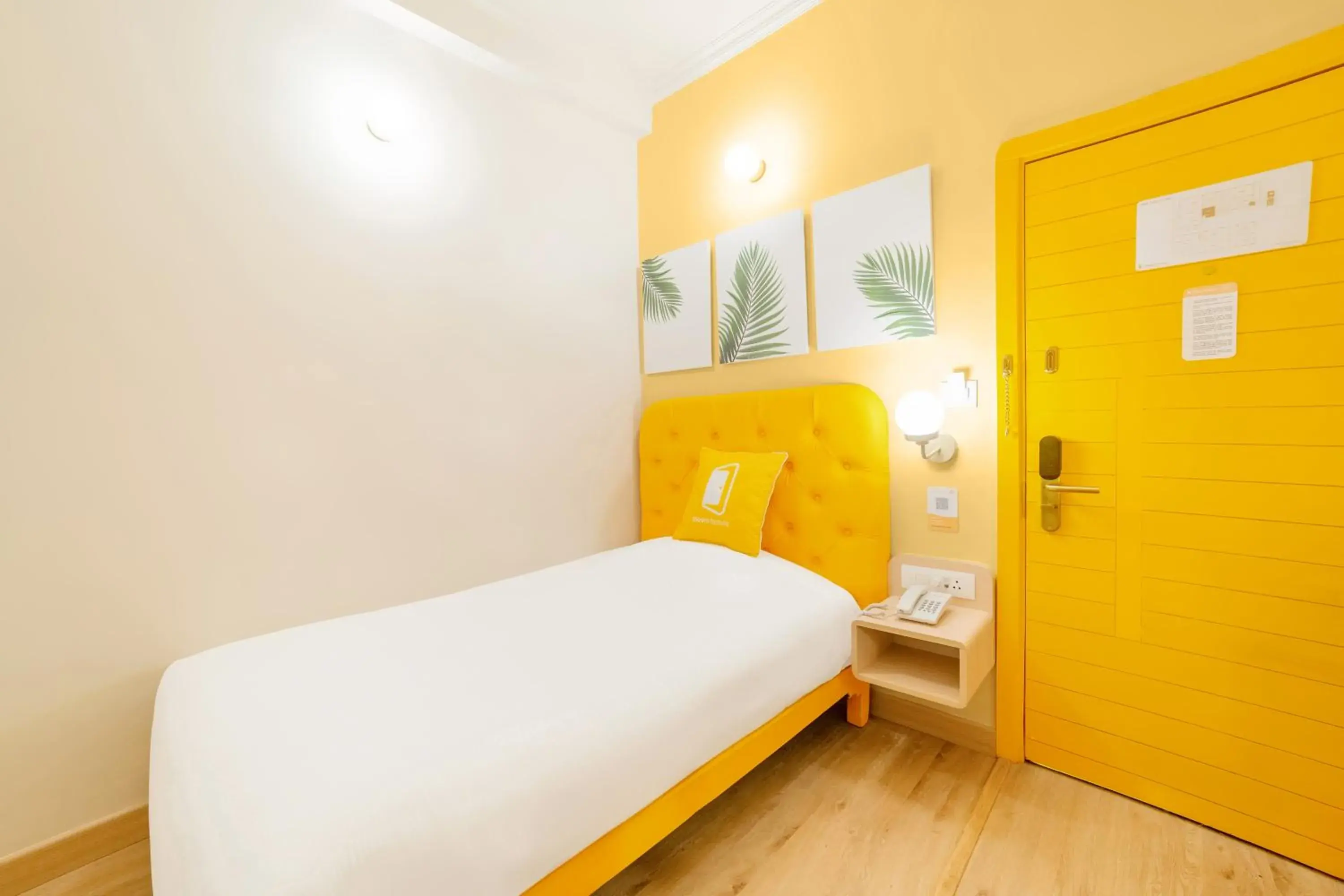 Bedroom, Bed in Bloom Hotel - CR Park Bedroom, Bed in Bloom Hotel - CR Park