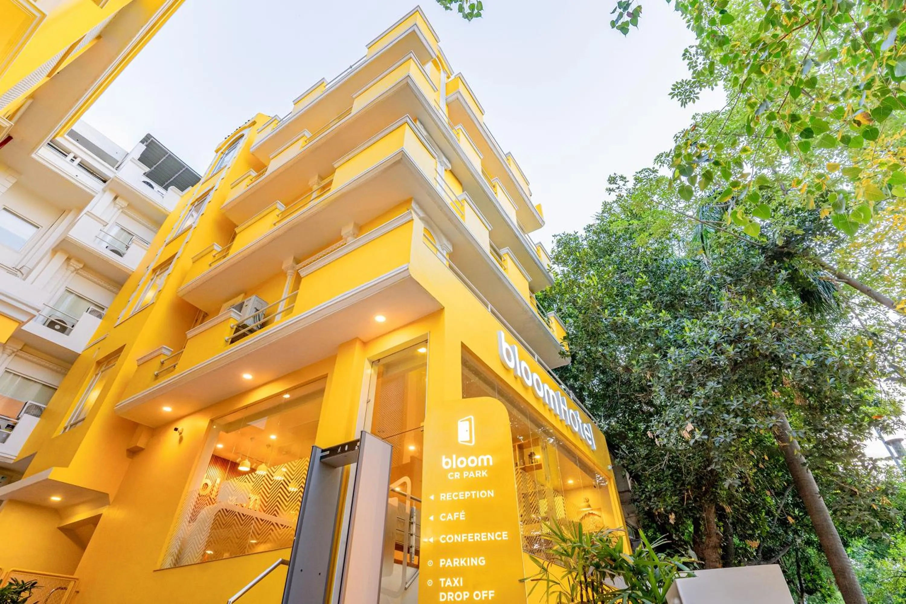 Facade/entrance in Bloom Hotel - CR Park