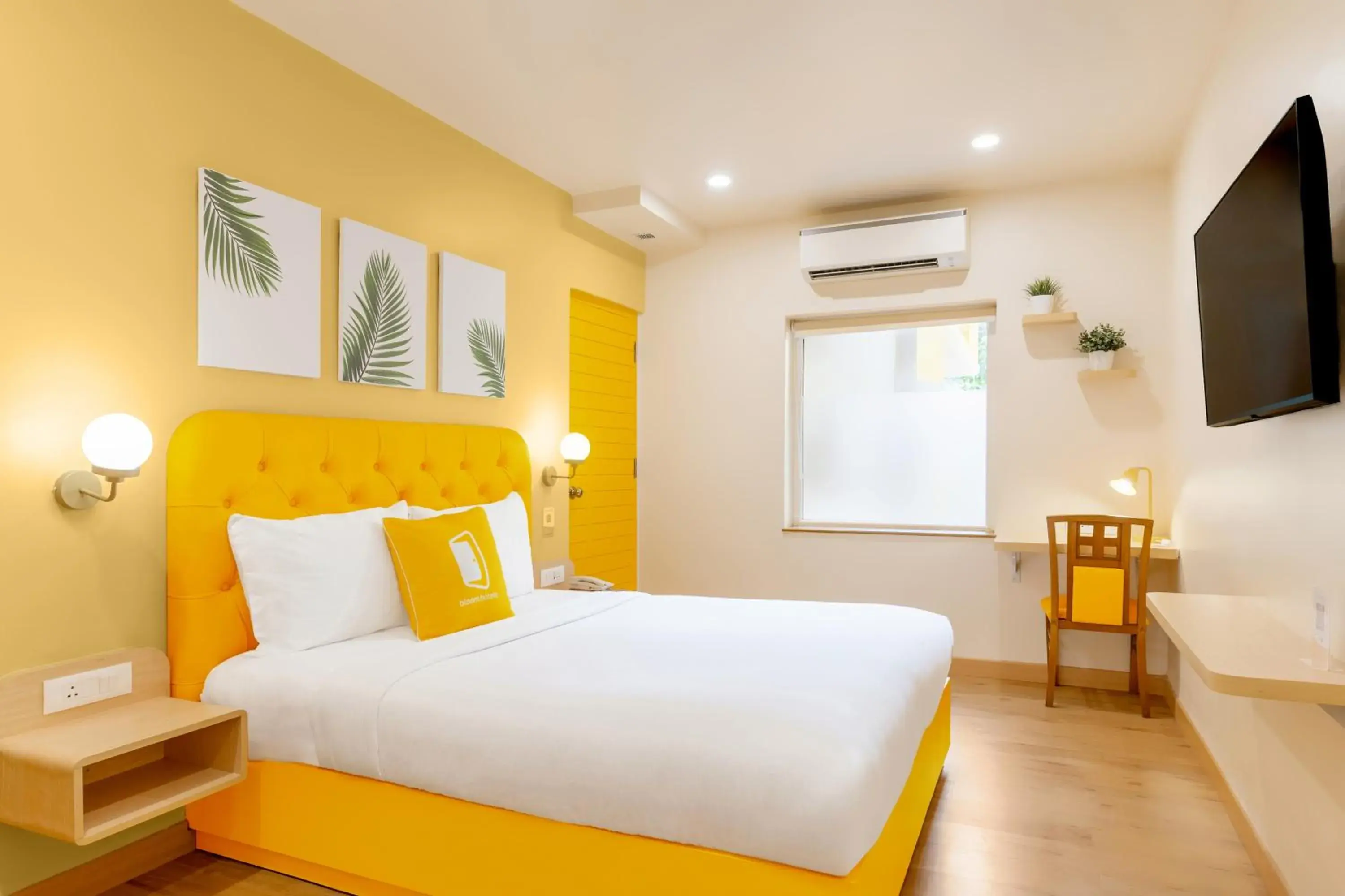 Bedroom, Bed in Bloom Hotel - CR Park Bedroom, Bed in Bloom Hotel - CR Park