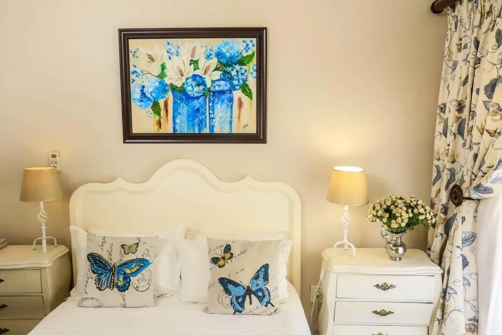 Bed in Aberdeen House