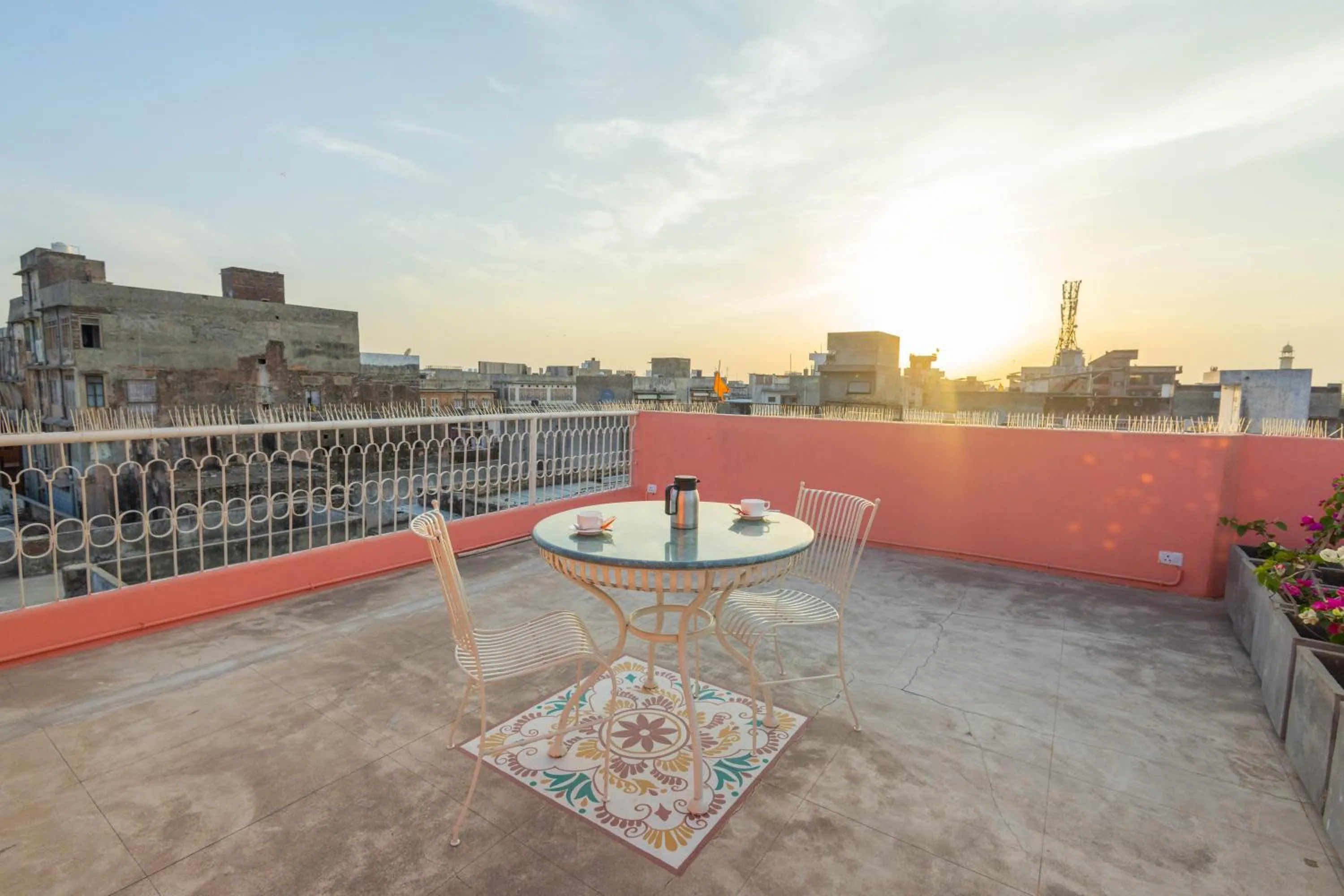 Restaurant/places to eat in Sheel Mahal- Near Hawa Mahal