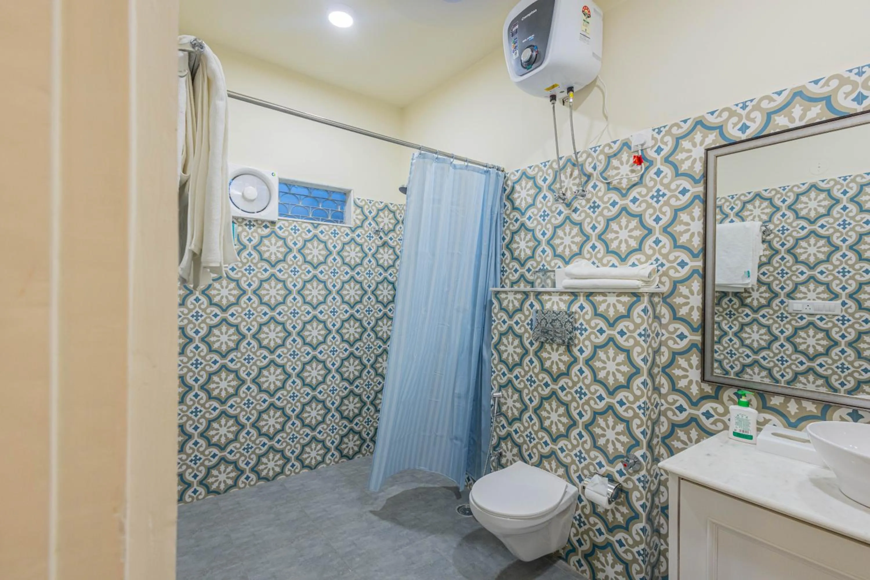 Bathroom in Sheel Mahal- Near Hawa Mahal