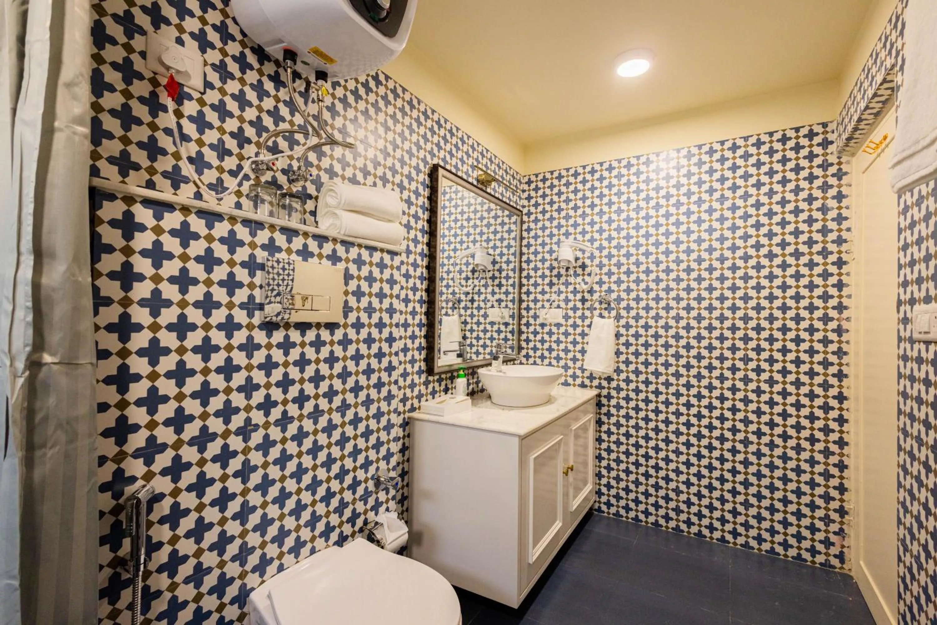 Bathroom in Sheel Mahal- Near Hawa Mahal