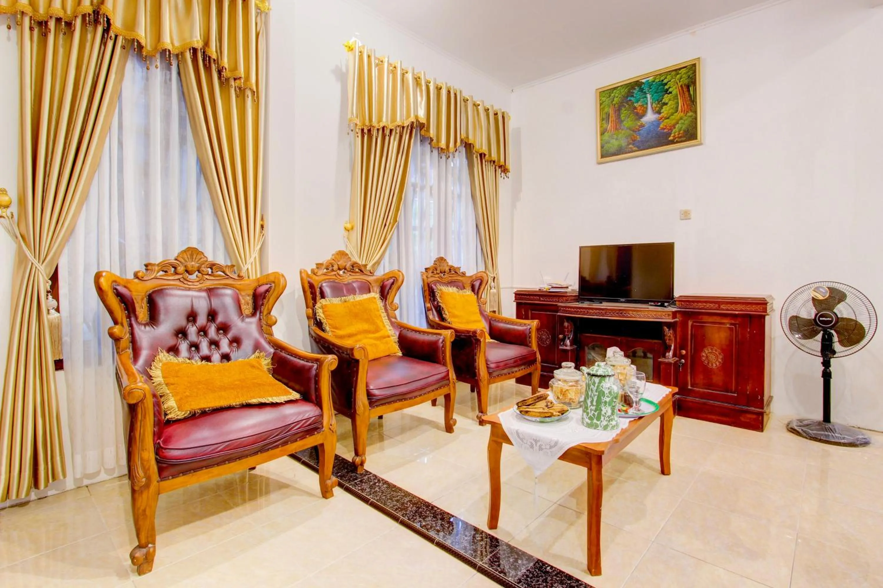 Lobby or reception in Hotel O Mbah Carik Homestay Syari'ah