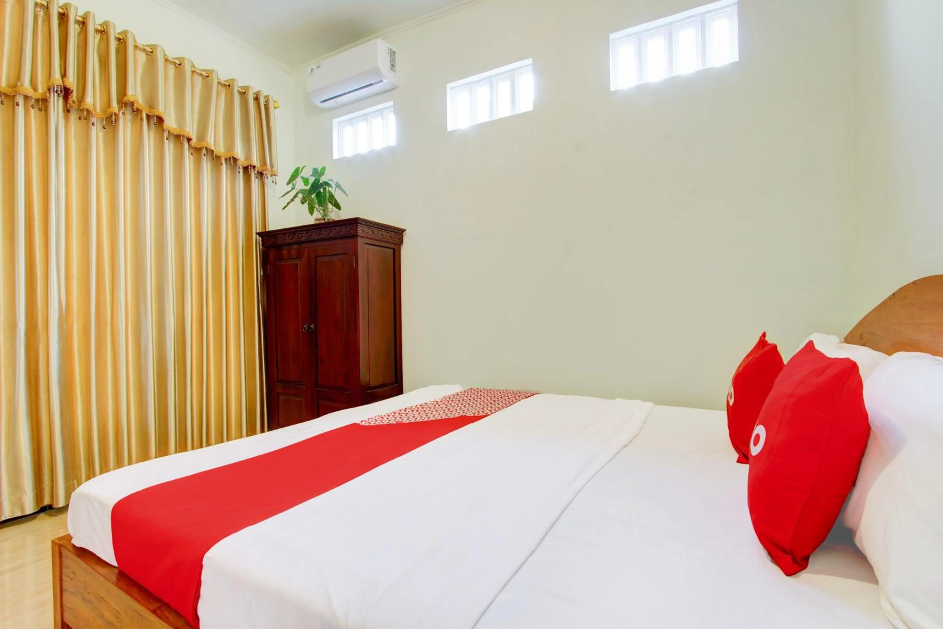 Bedroom, Bed in Hotel O Mbah Carik Homestay Syari'ah