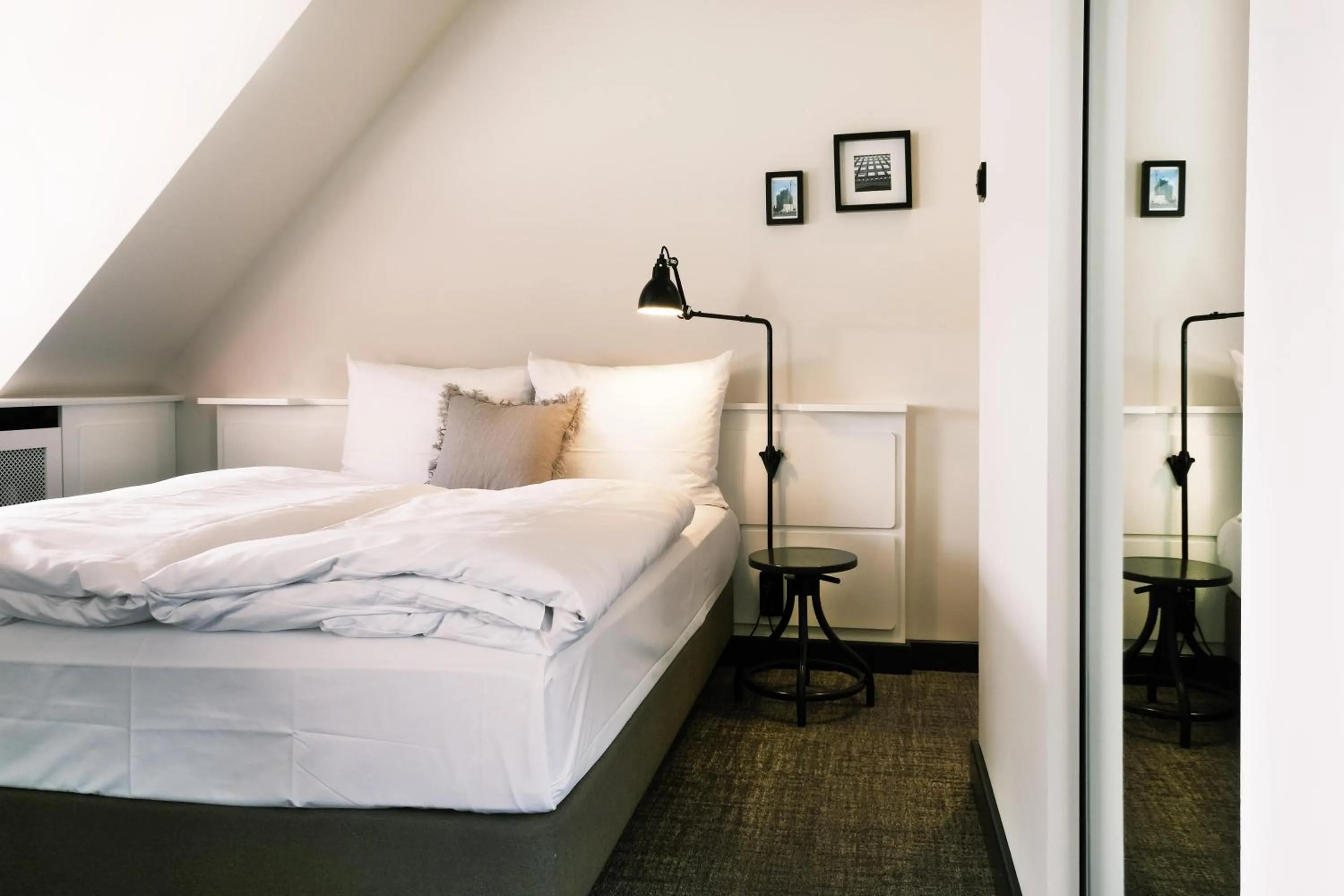 Photo of the whole room, Bed in Apartment040