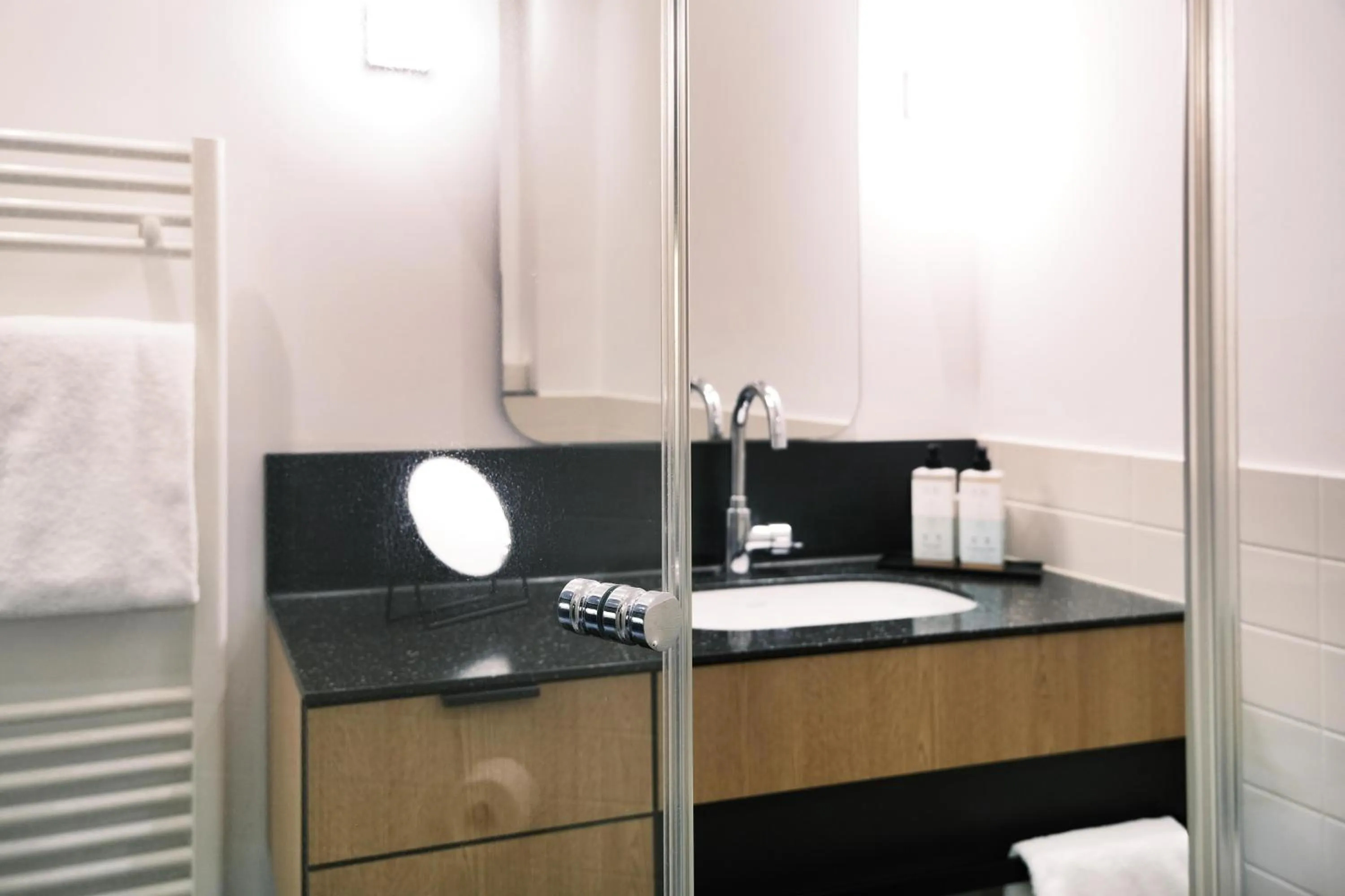 Bathroom in Apartment040