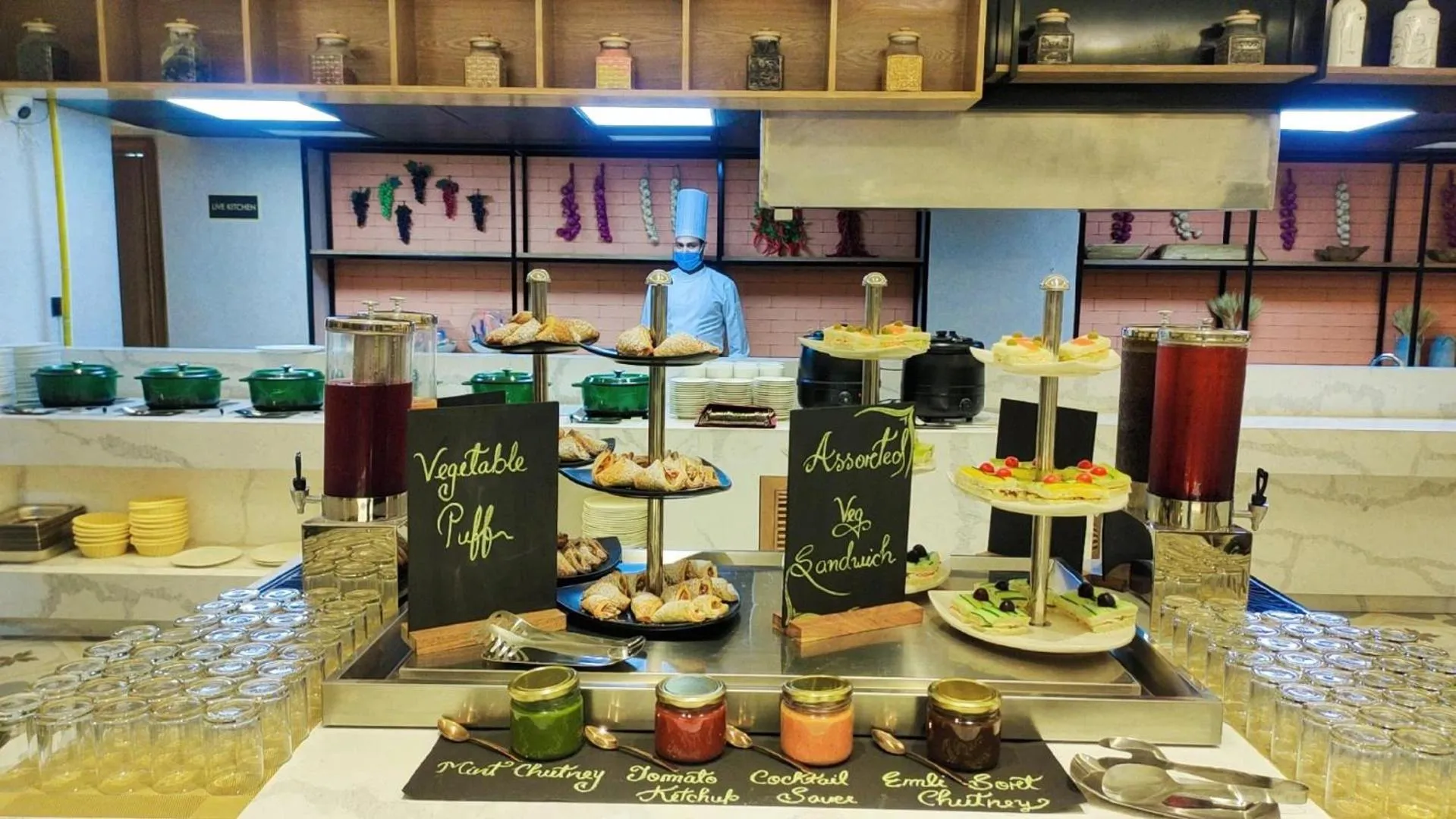 Food in ARISTA BY AMBITION