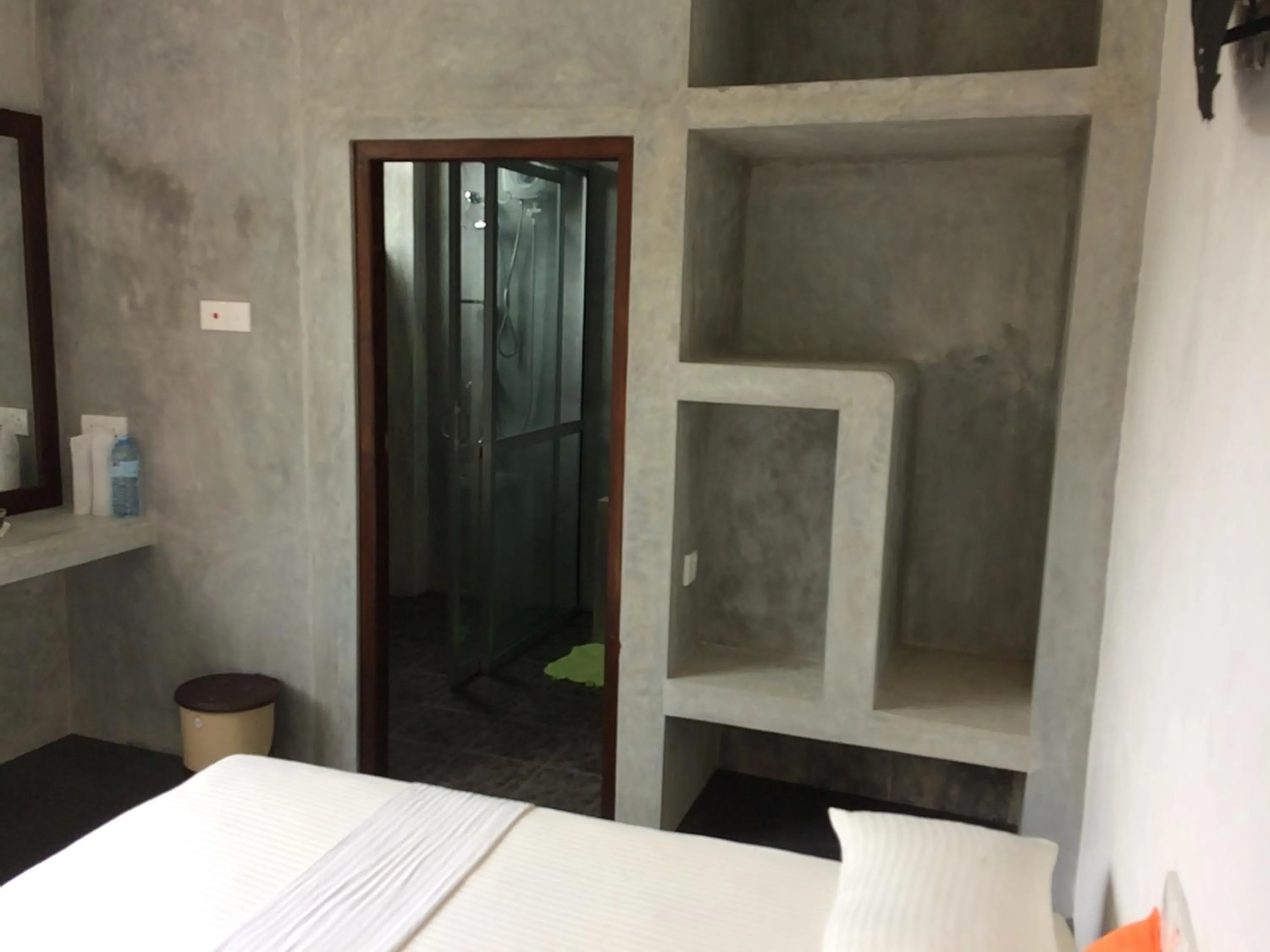 Photo of the whole room, Bed in Sinharaja Forest Edge