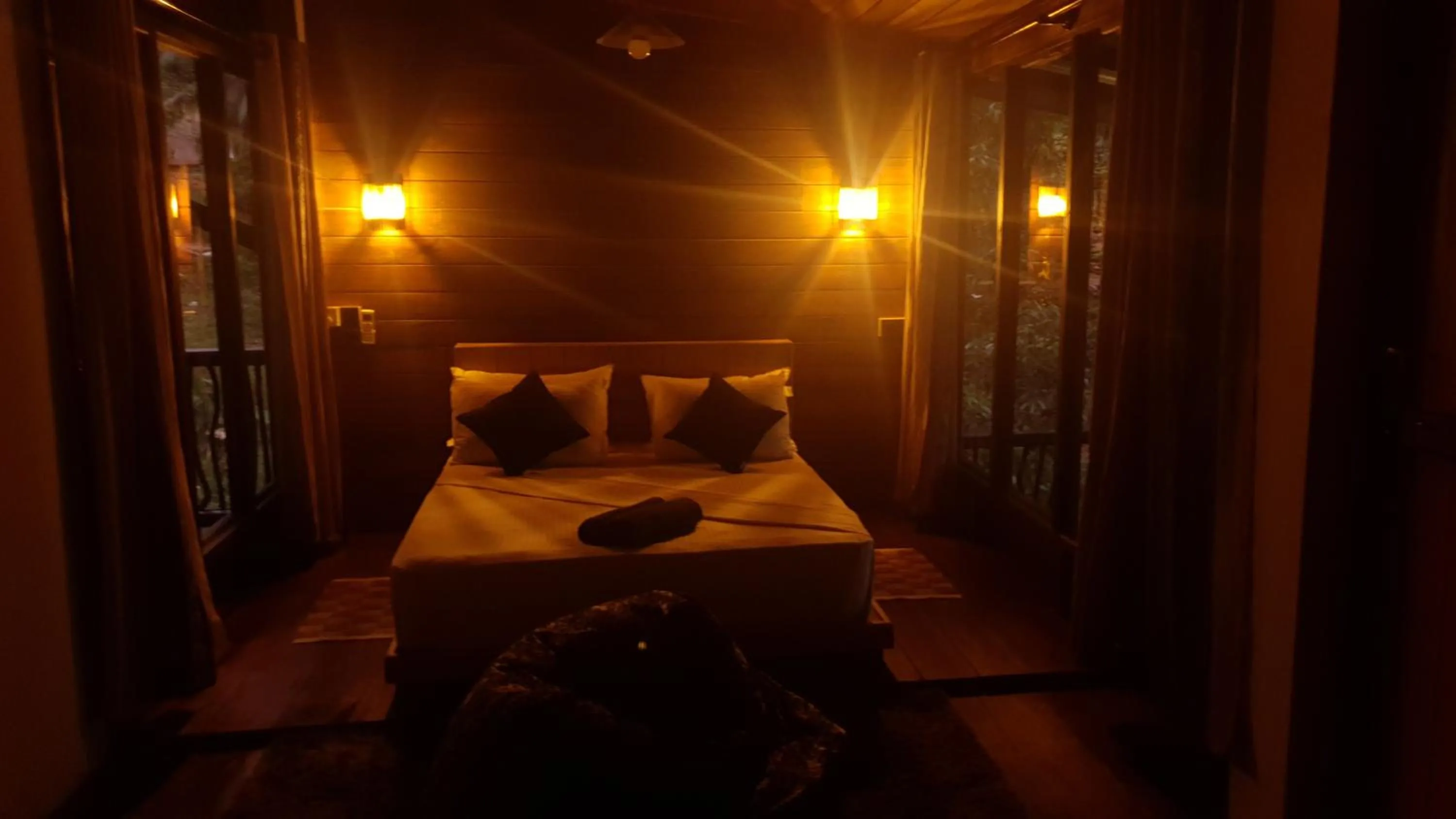 Bed in Sinharaja Forest Edge