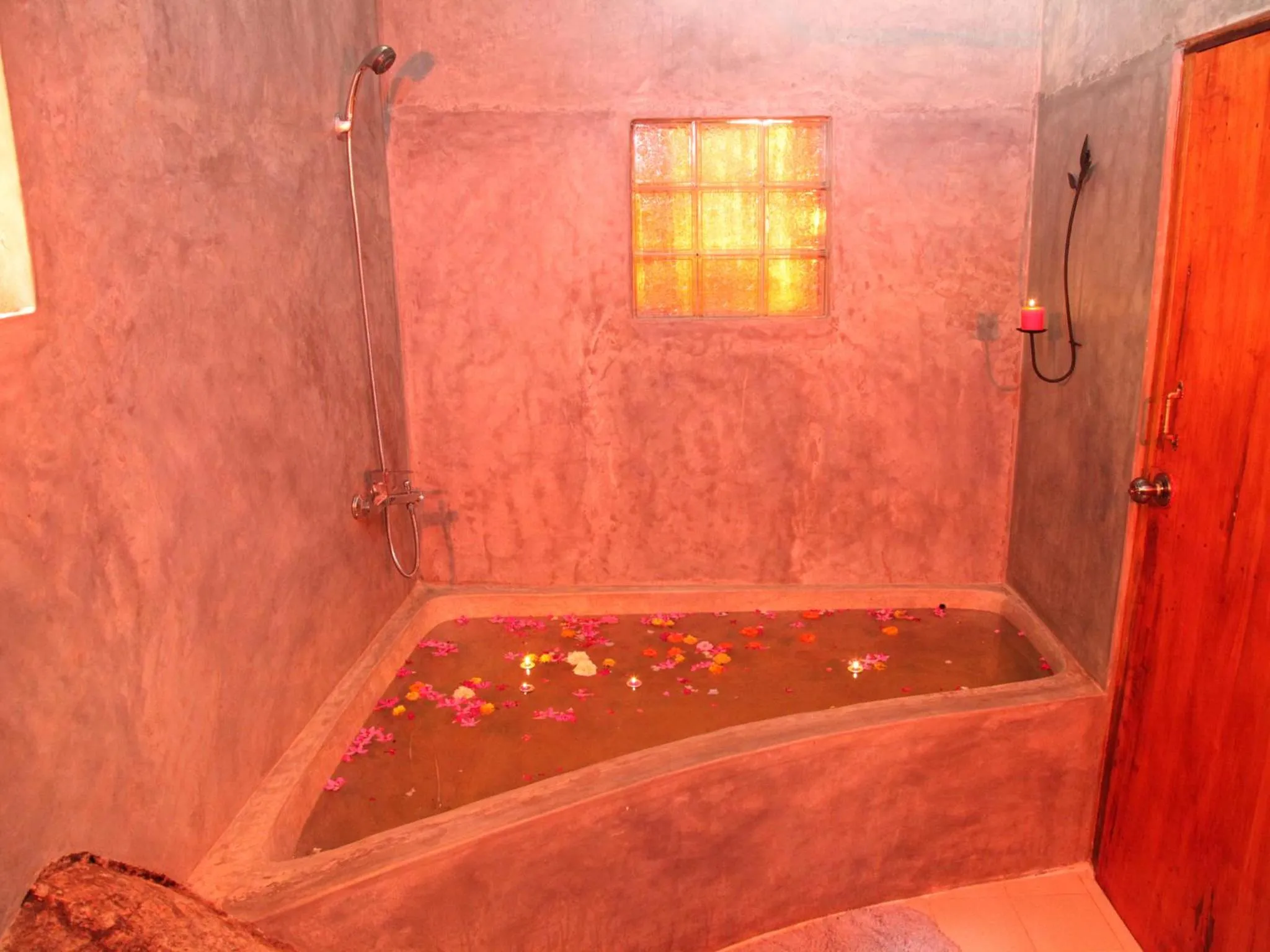Bathroom in Sinharaja Forest Edge