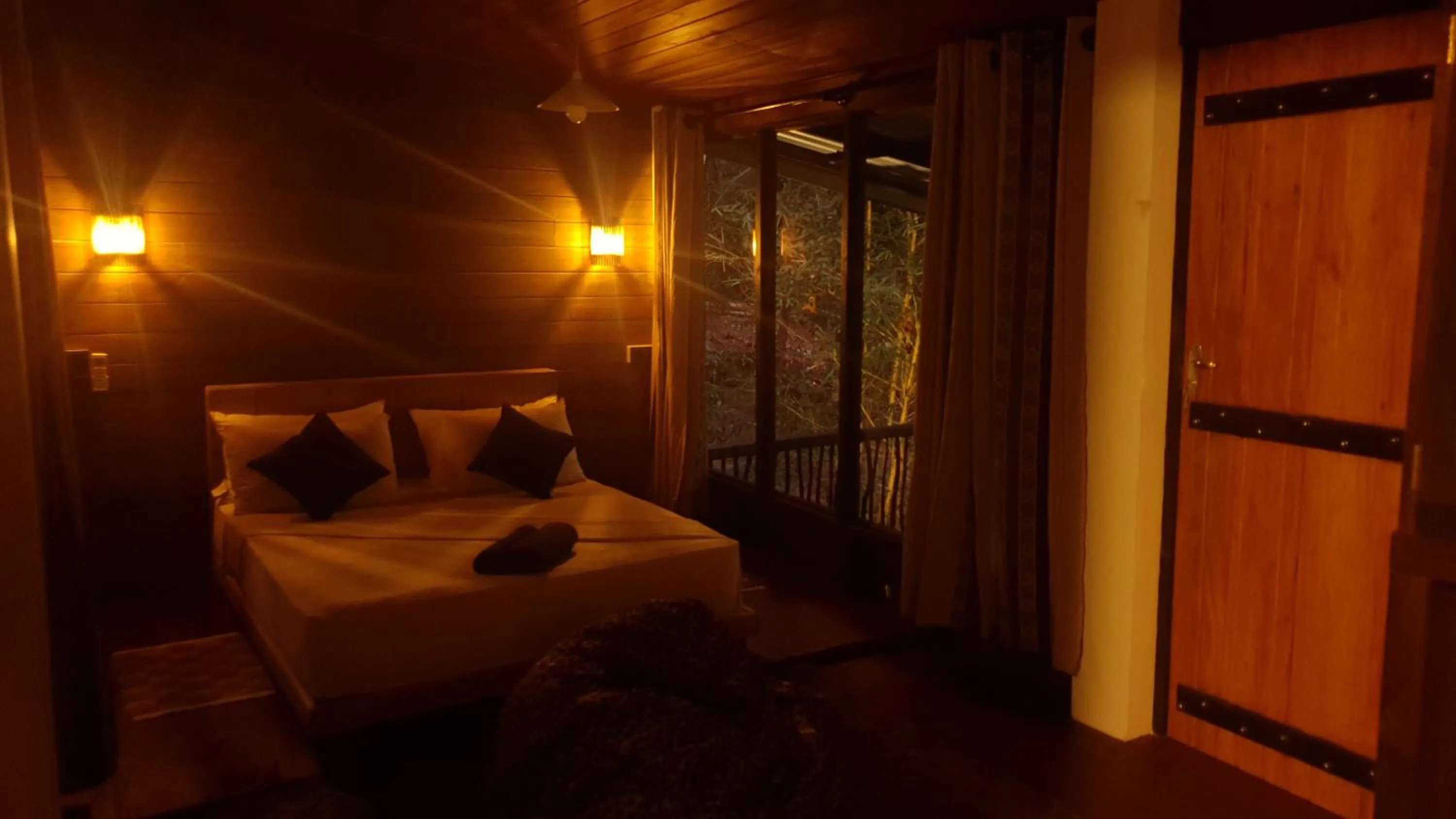 Bed in Sinharaja Forest Edge