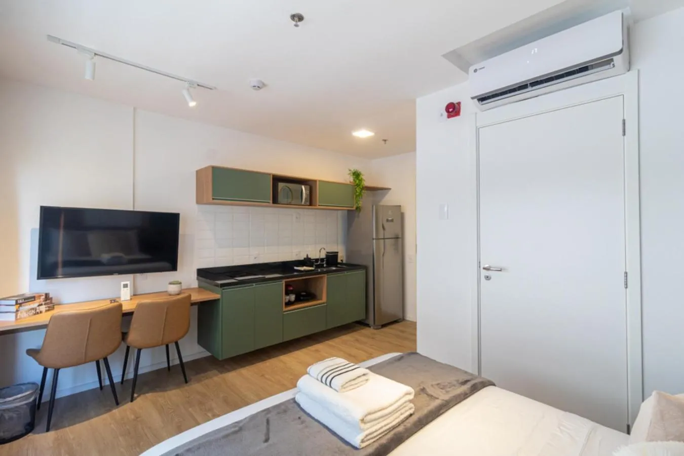 air conditioner in 360 Athos Paraiso