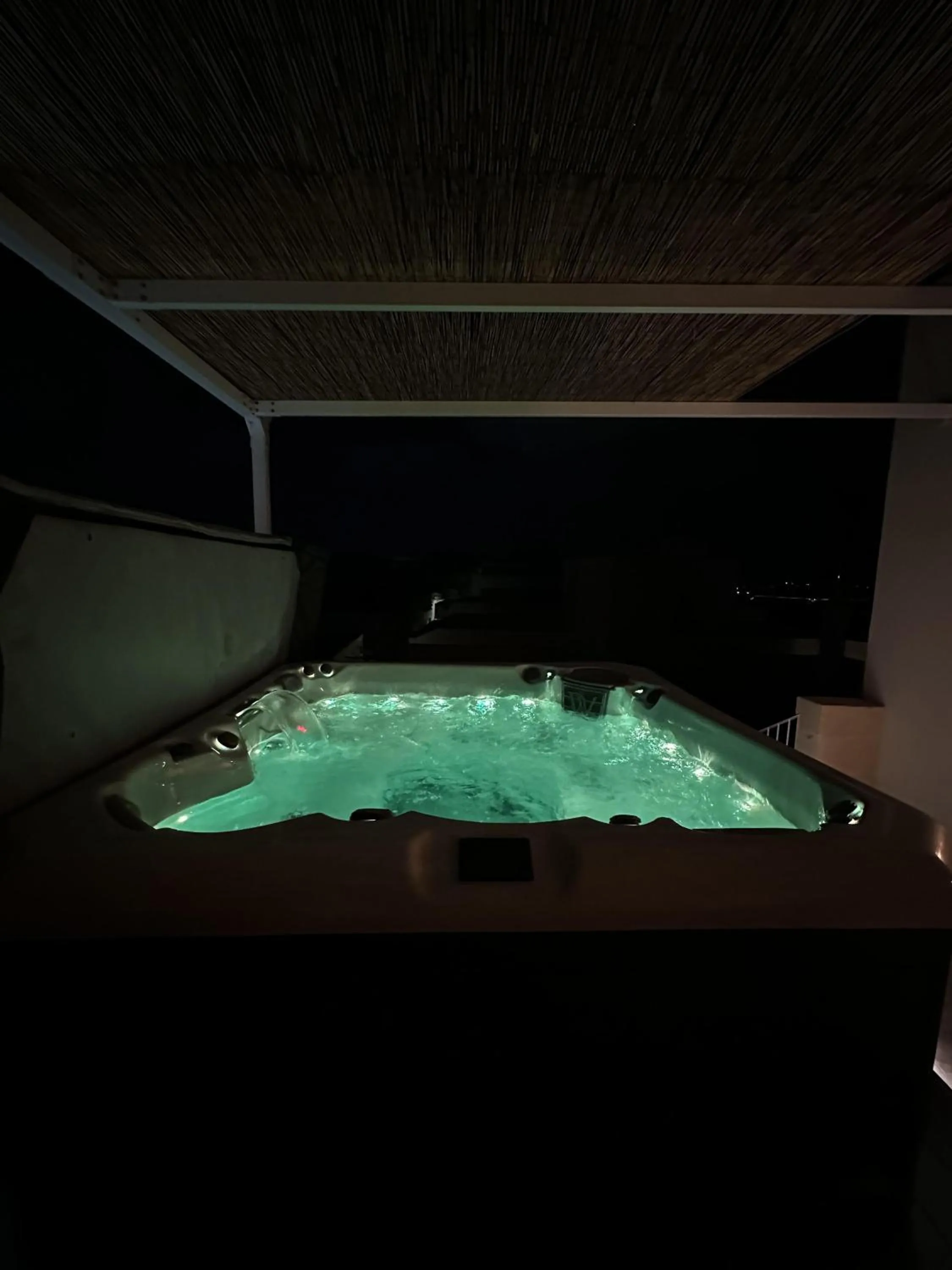 Hot Tub in Ta' Pinu Spa Suite - Luxury Heritage Living
