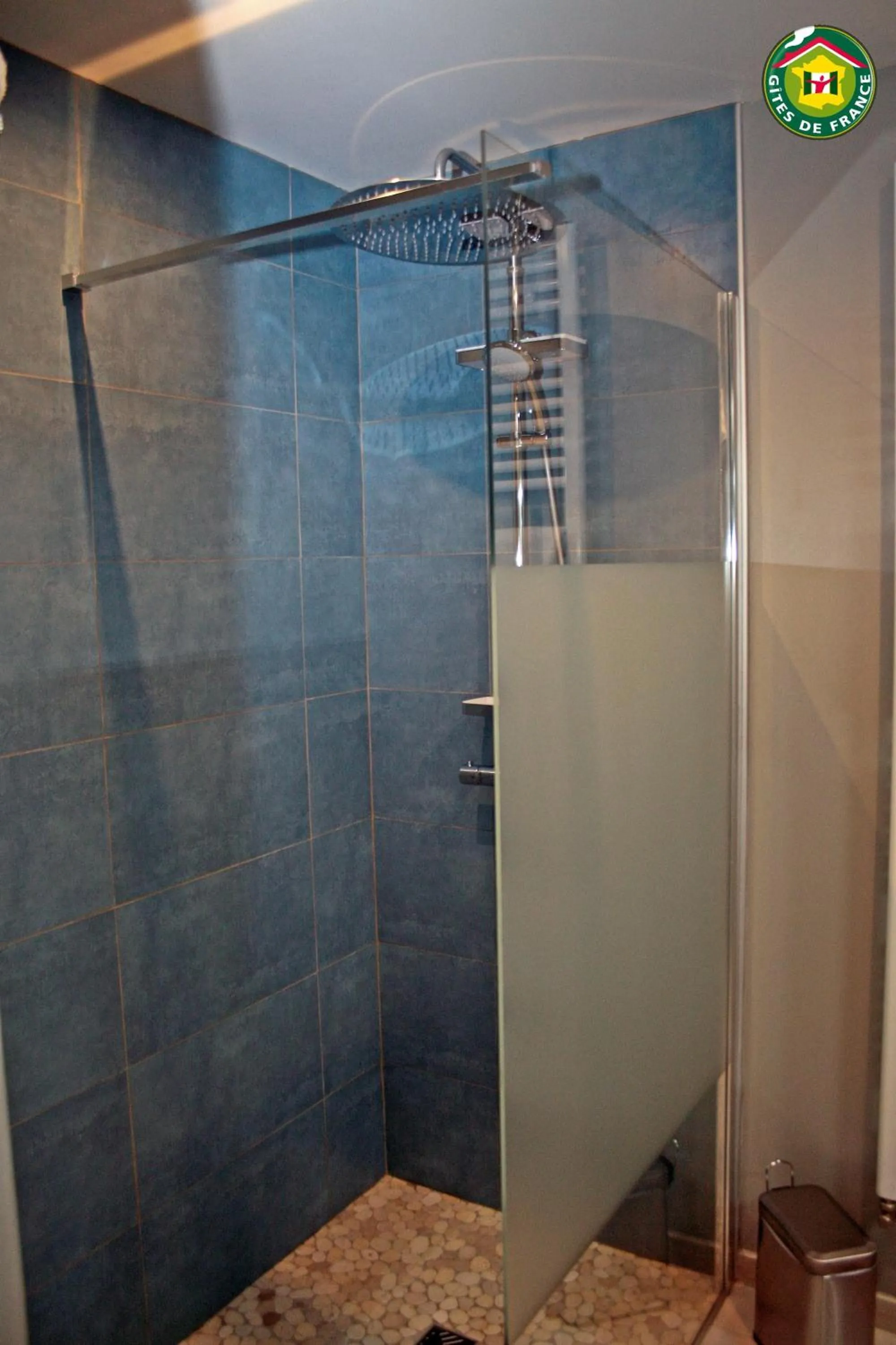 Shower in Le Clos du miroir