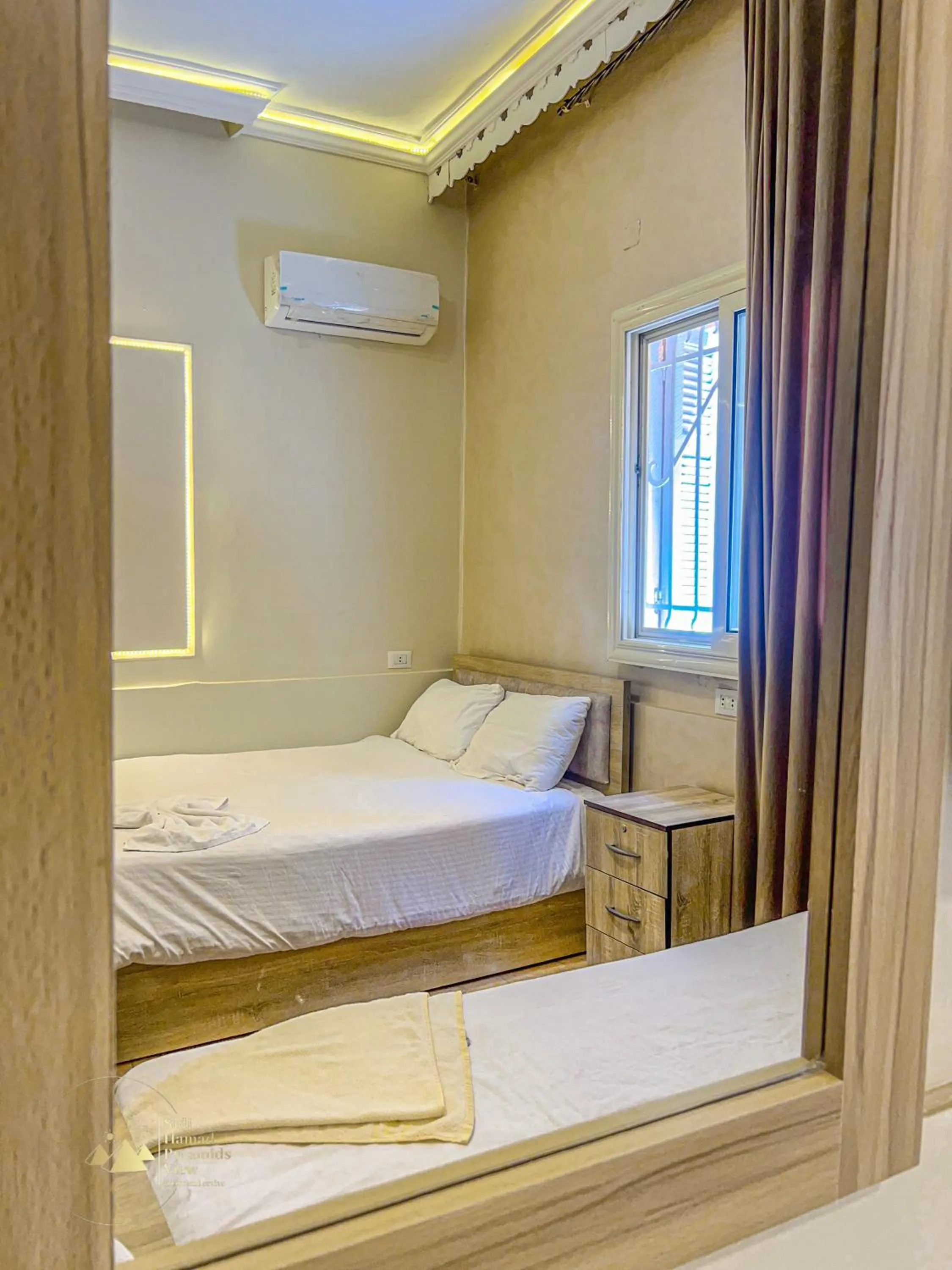 Photo of the whole room, Bed in Sidi Hamad Pyramids View