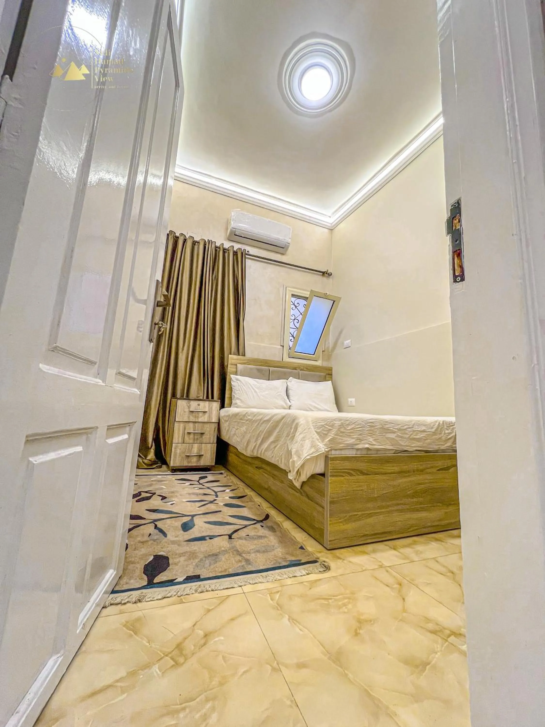 Photo of the whole room, Bed in Sidi Hamad Pyramids View