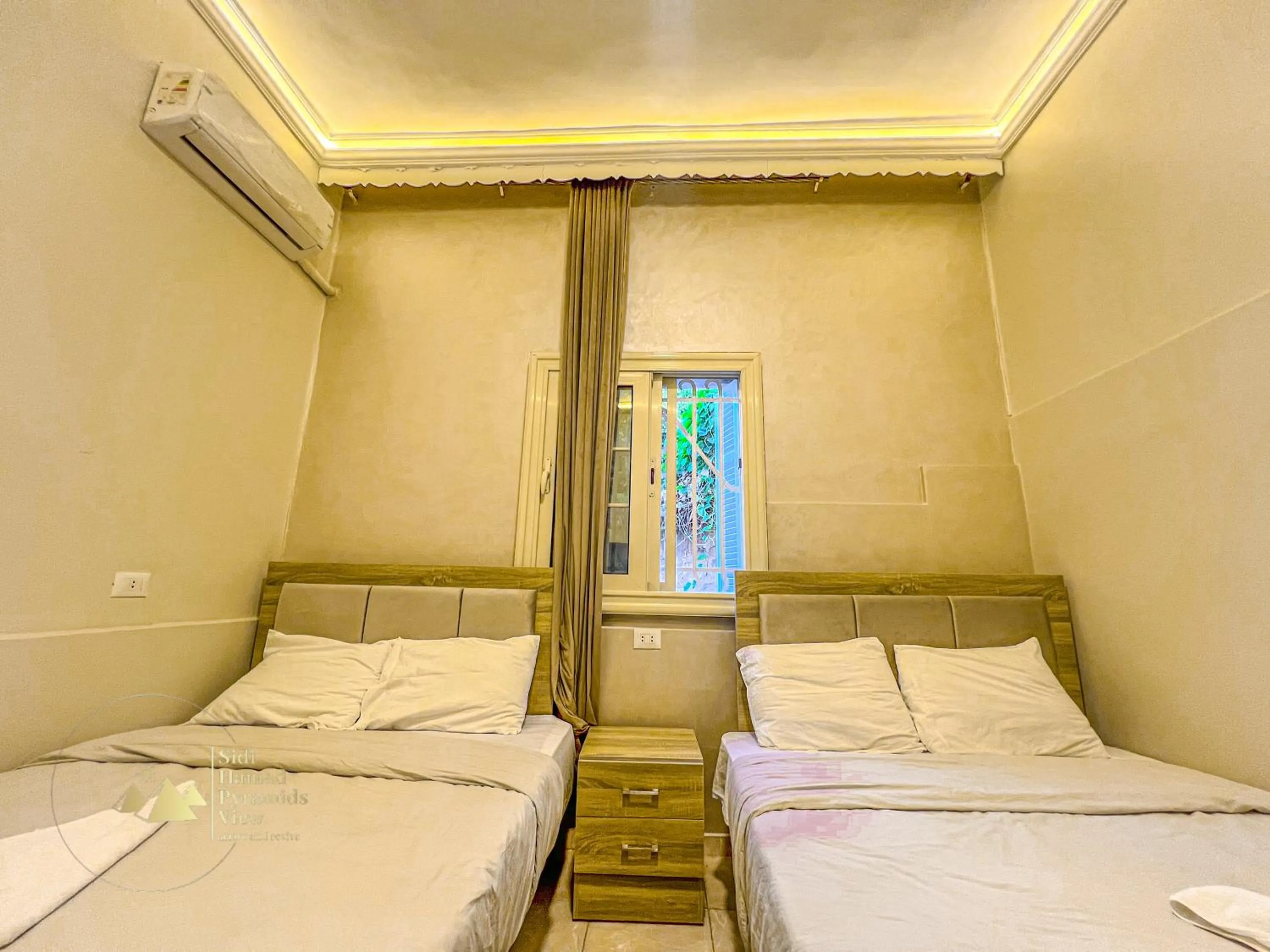 Photo of the whole room, Bed in Sidi Hamad Pyramids View