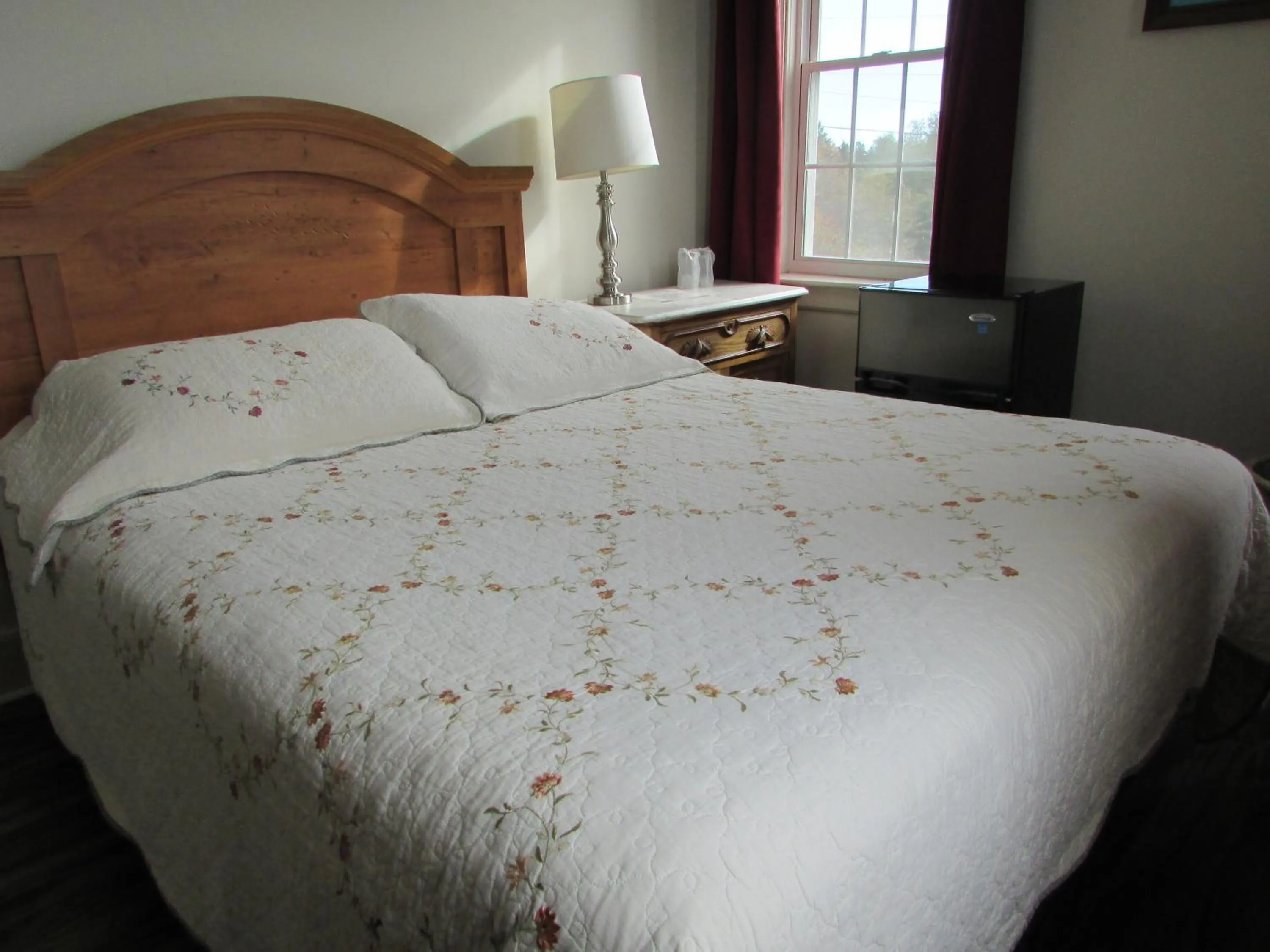 Bed in Marathon Hotel
