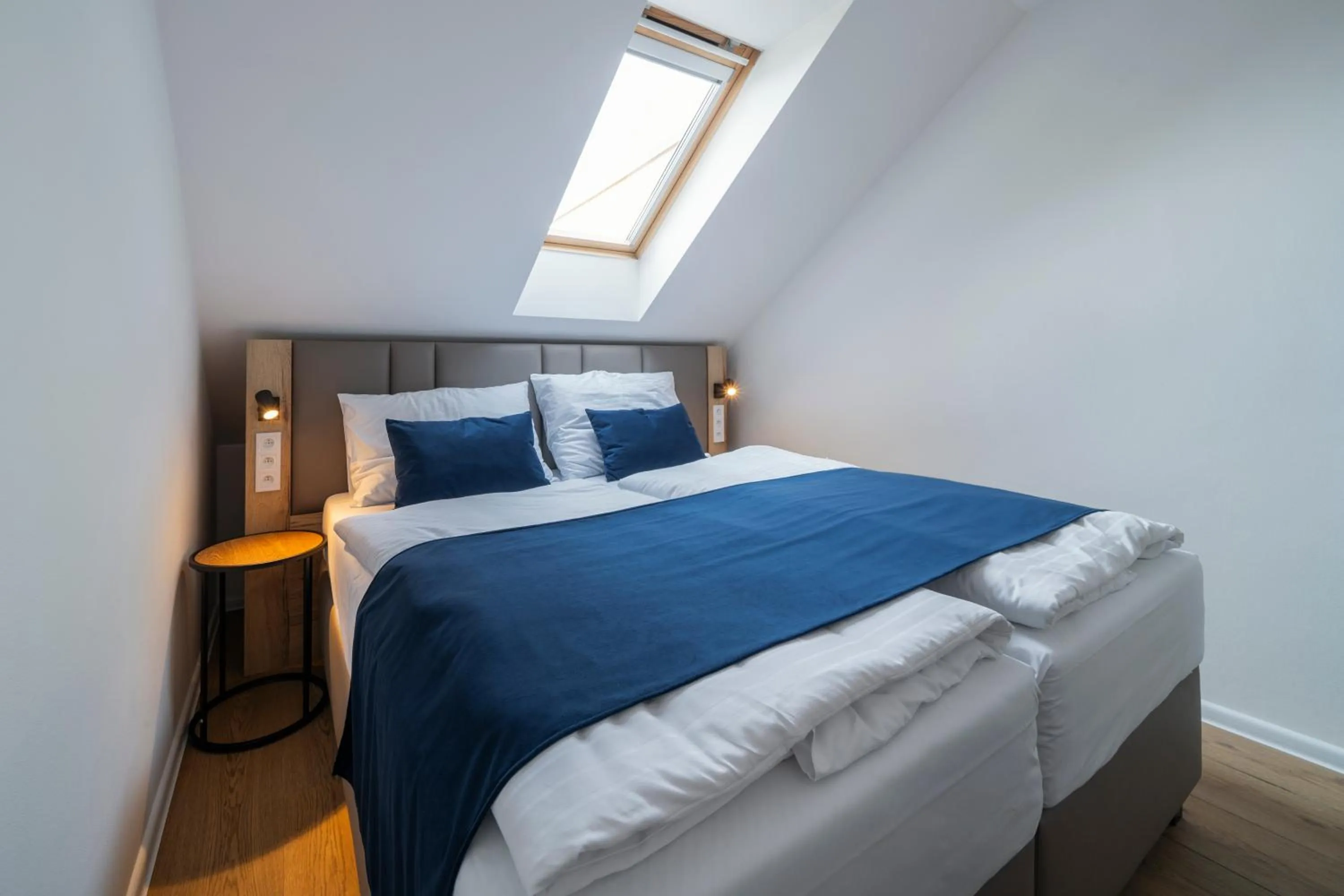 Bedroom, Bed in Hotel LEON