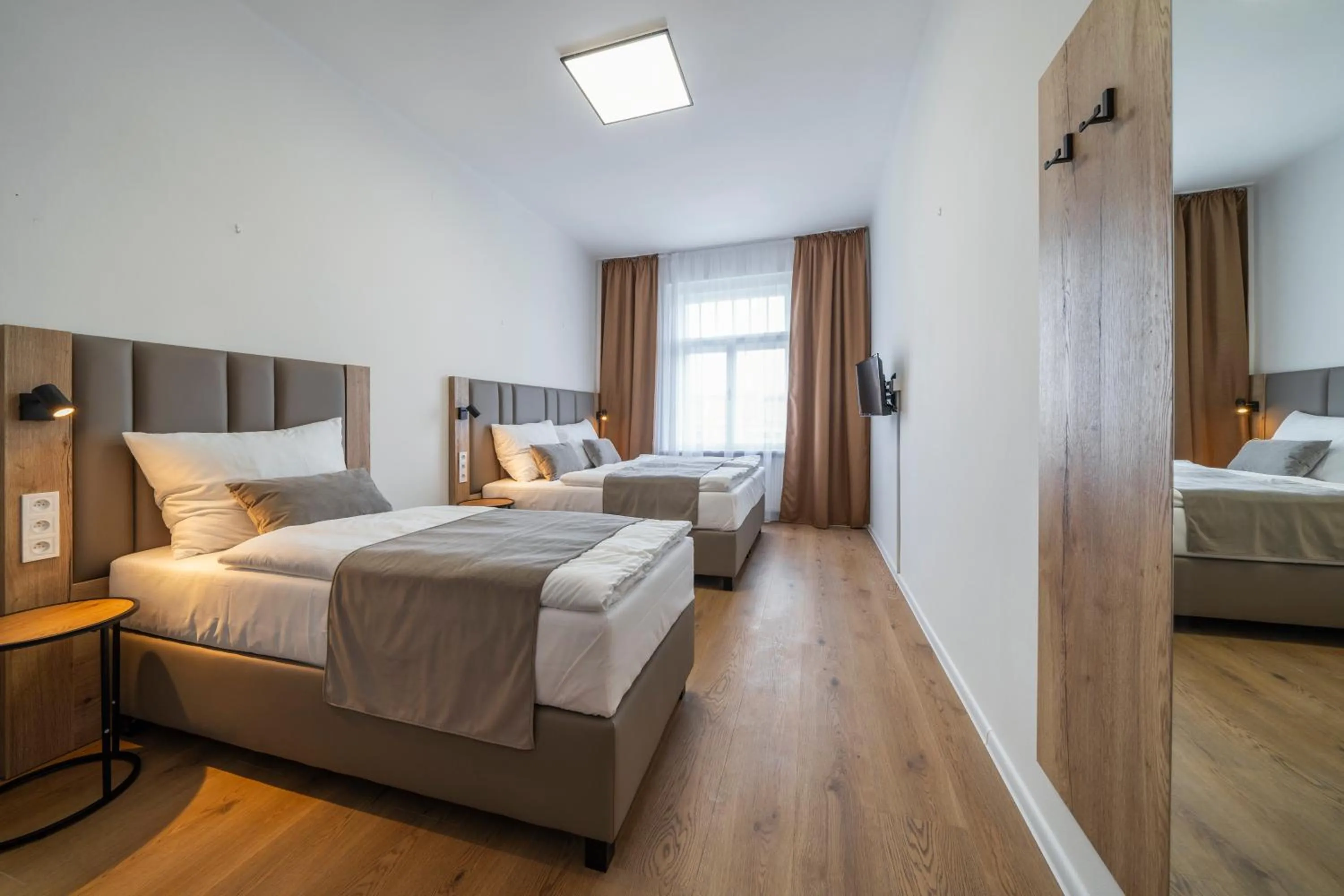 Bedroom, Bed in Hotel LEON