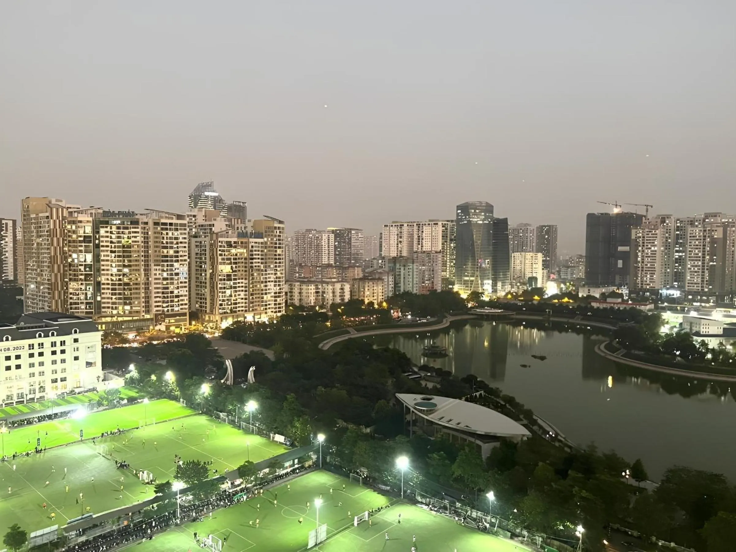 Lake view in Daniel Apartment - D'Capitale Ha Noi