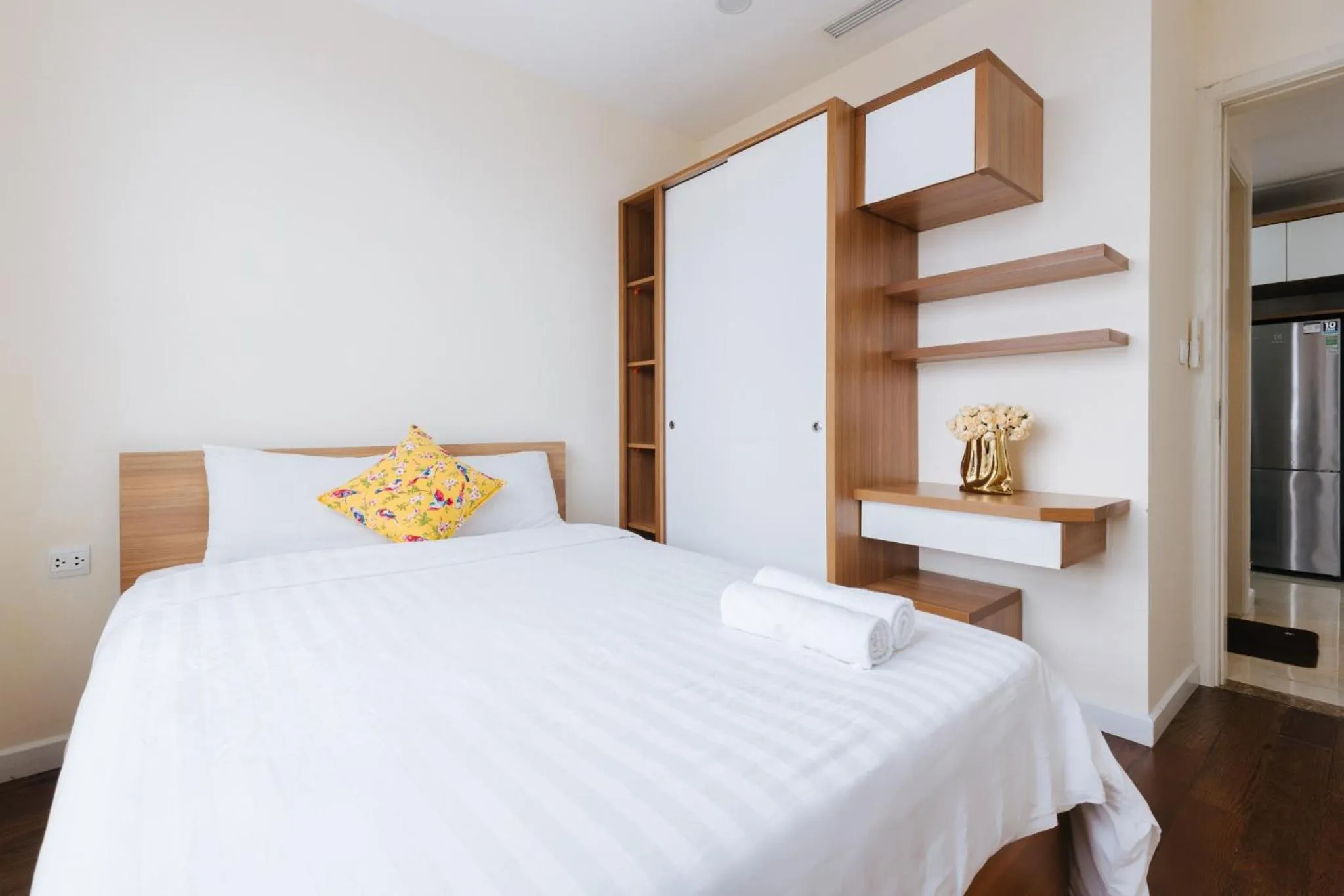 Bed in Daniel Apartment - D'Capitale Ha Noi