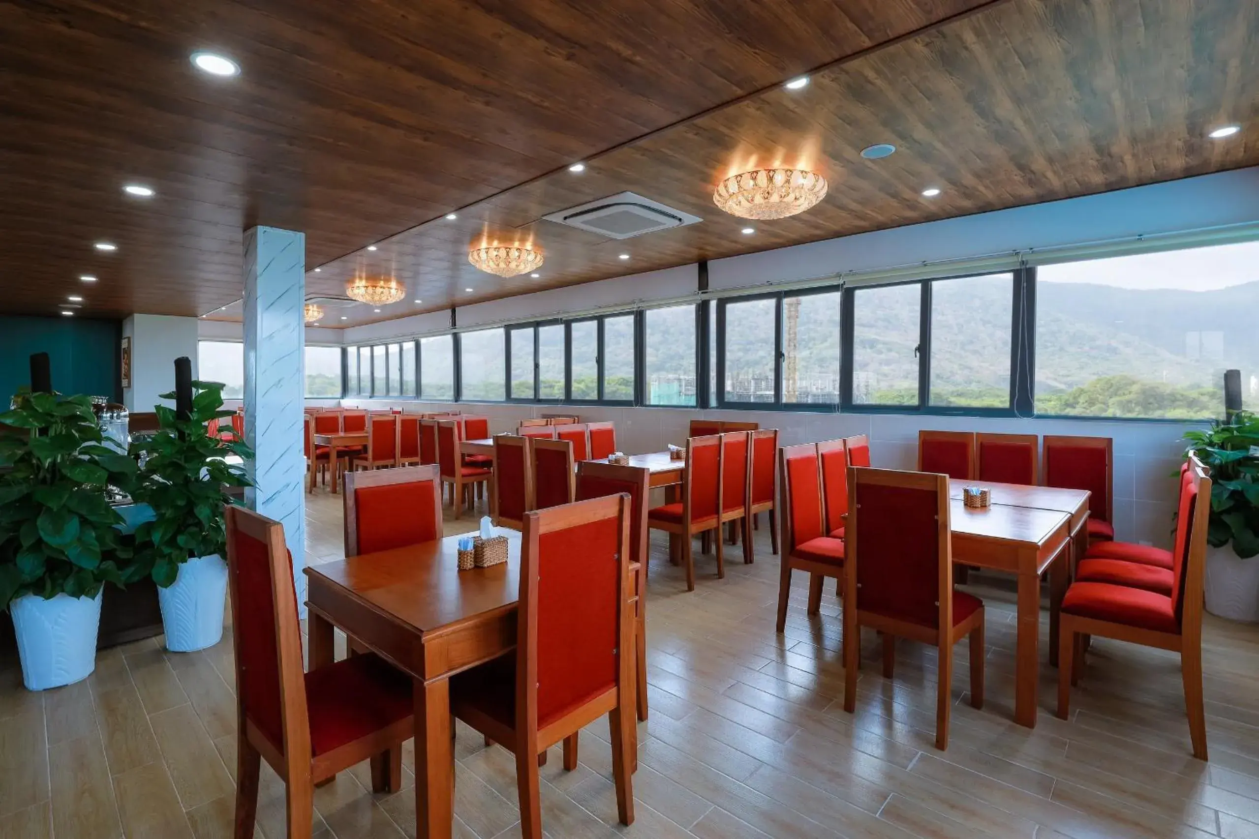 Restaurant/places to eat in Maya Hotel 4 Restaurant/places to eat in Maya Hotel 4