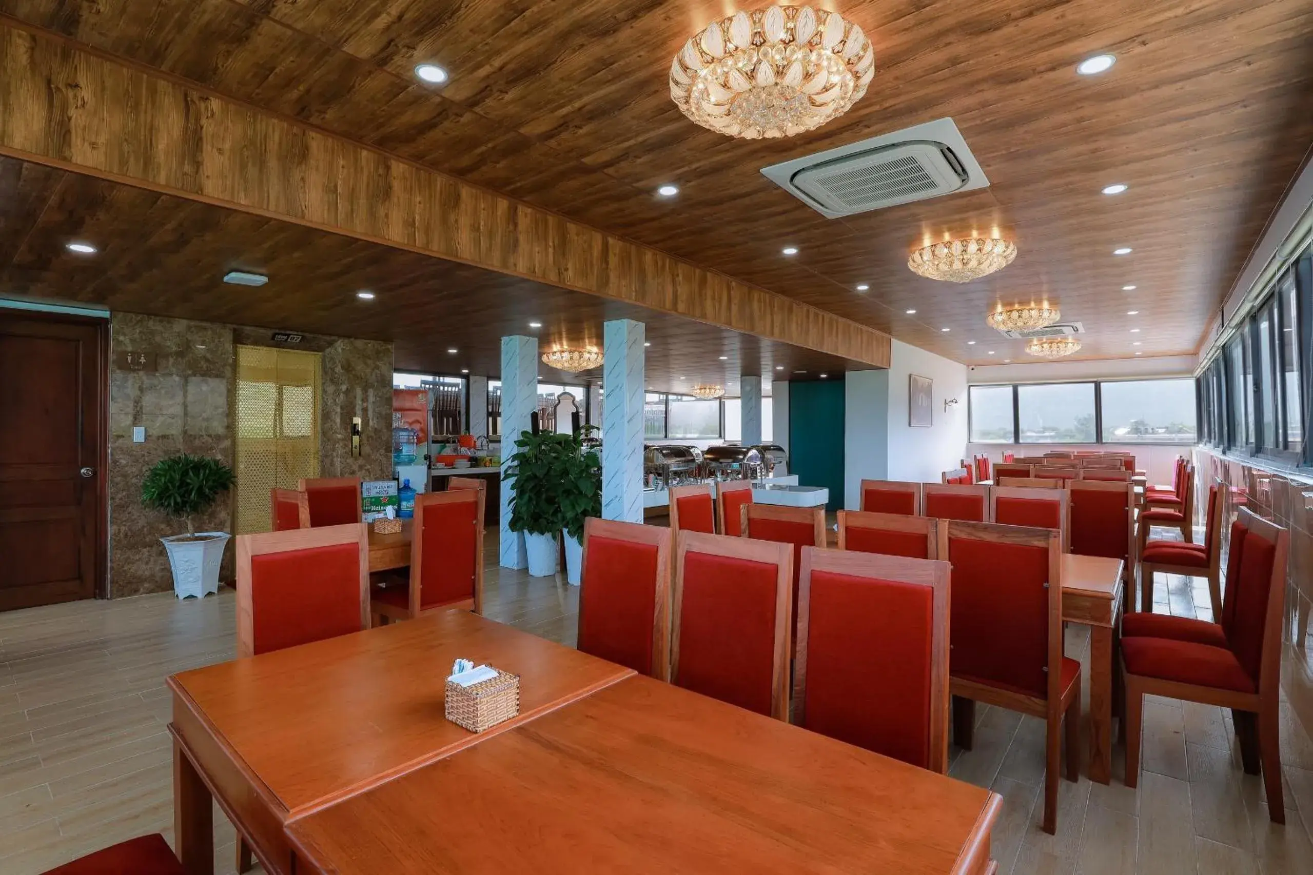 Restaurant/places to eat in Maya Hotel 4 Restaurant/places to eat in Maya Hotel 4