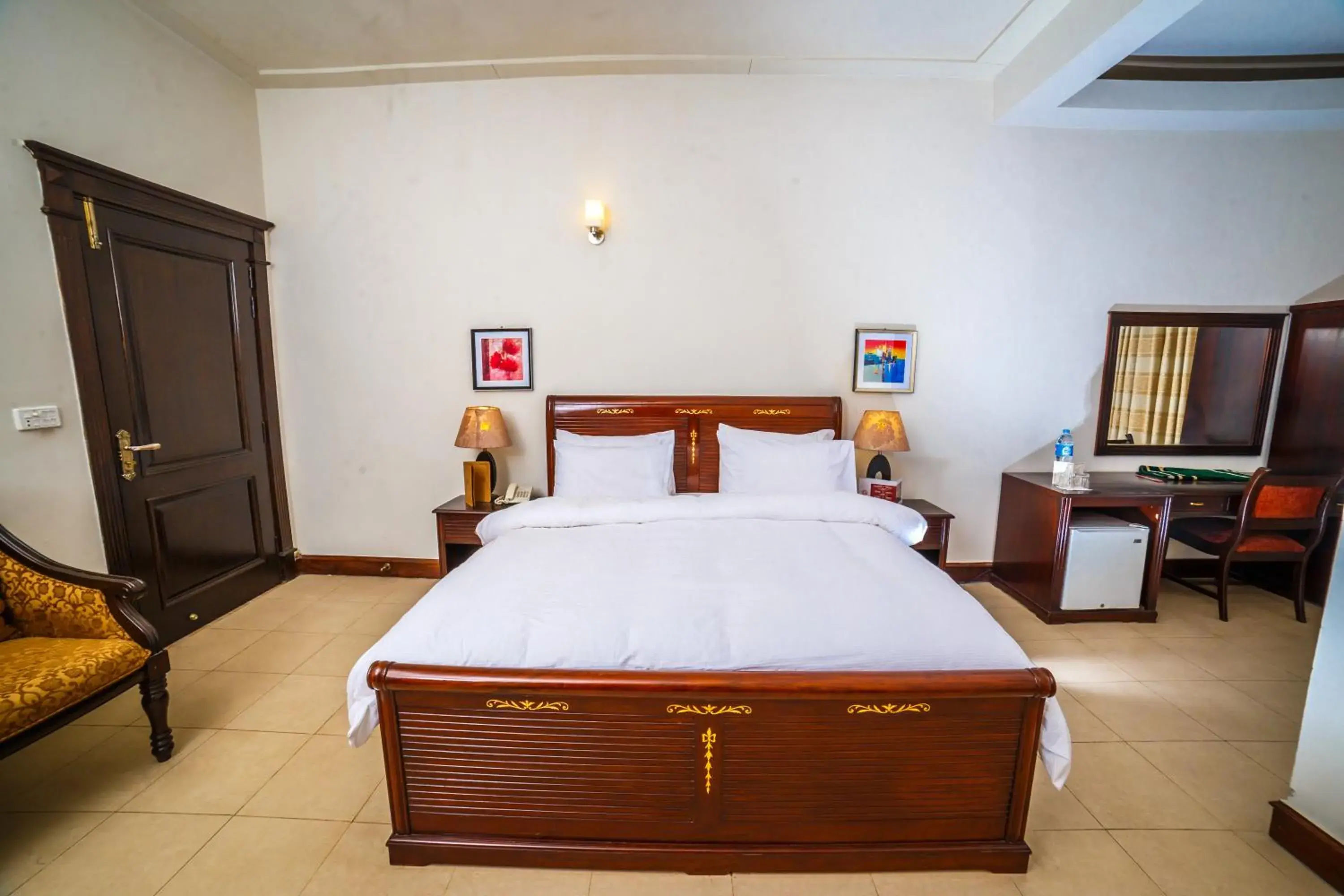 Deluxe Double or Twin Room - single occupancy in Shelton House Peshawar Deluxe Double or Twin Room - single occupancy in Shelton House Peshawar