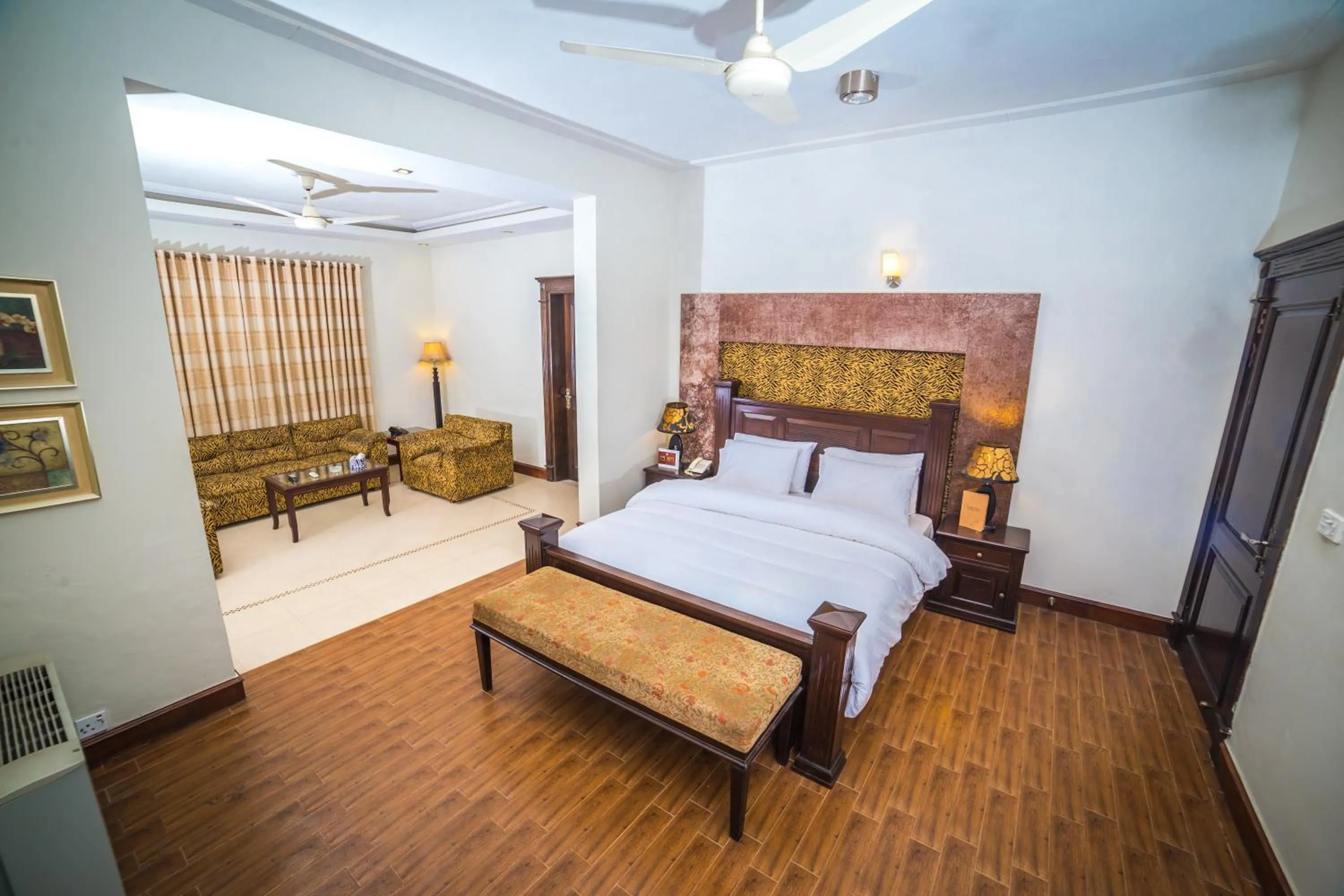 Deluxe Single Room - single occupancy in Shelton House Peshawar