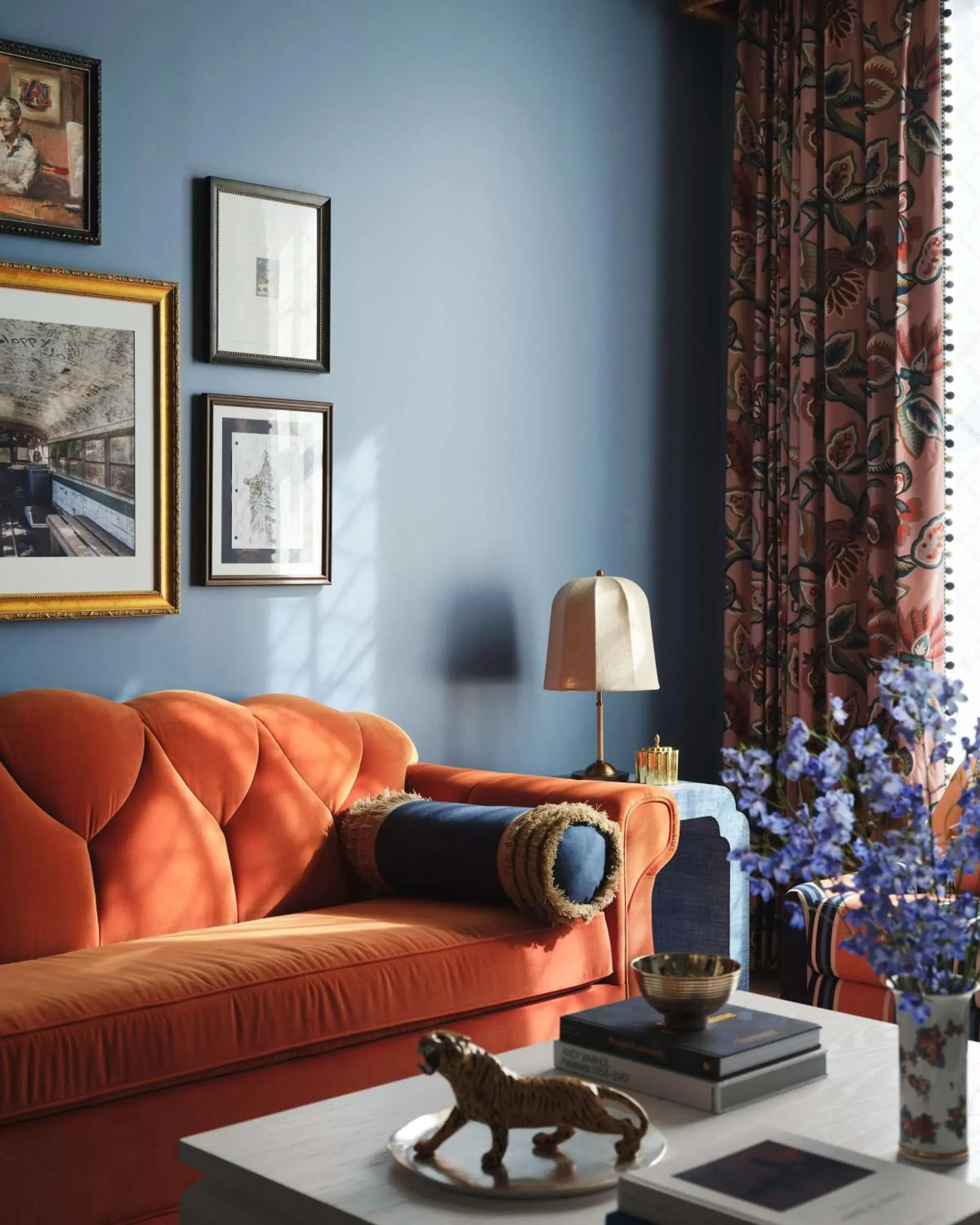 Living room in Graduate by Hilton Auburn, AL Living room in Graduate by Hilton Auburn, AL