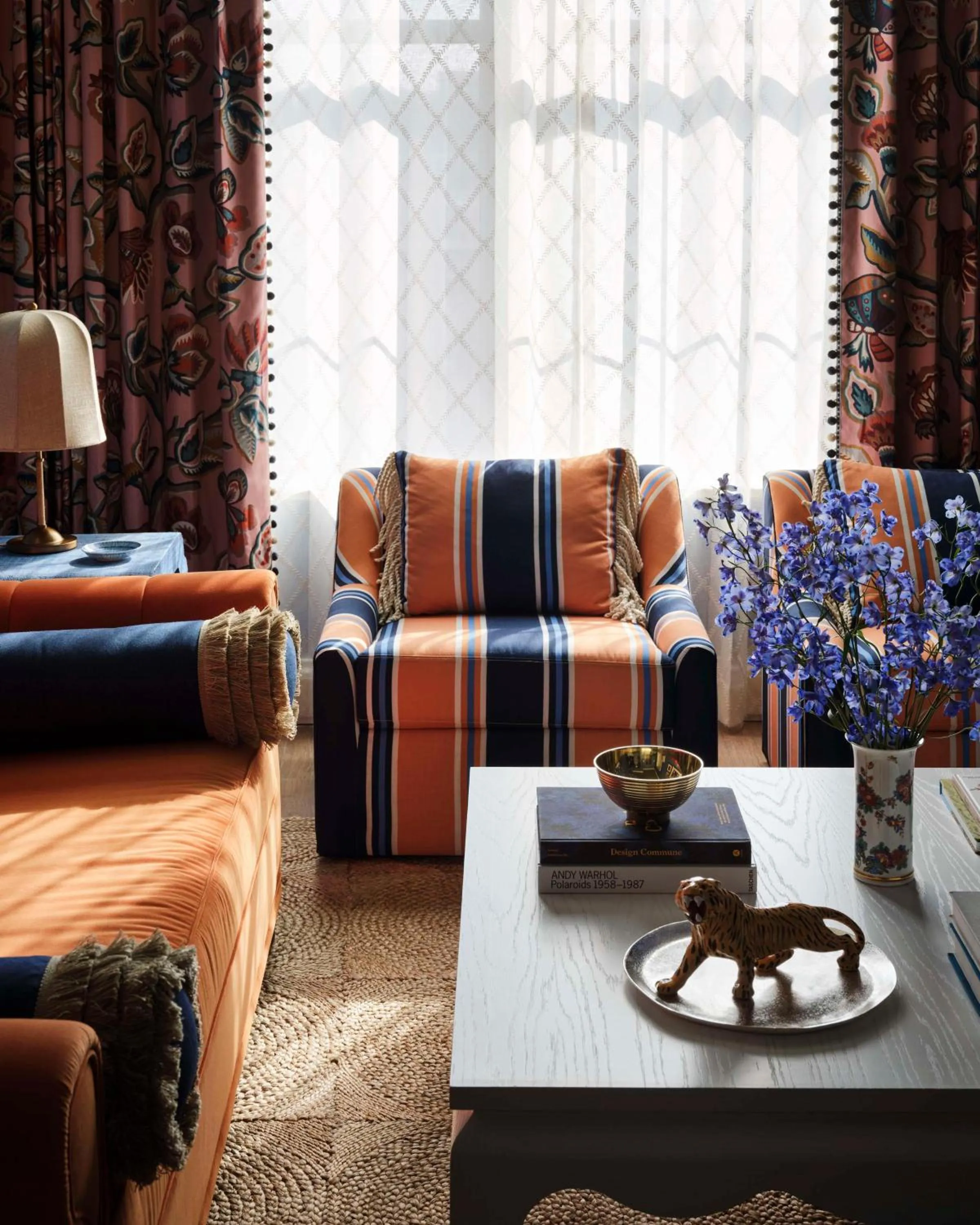 Living room in Graduate by Hilton Auburn, AL