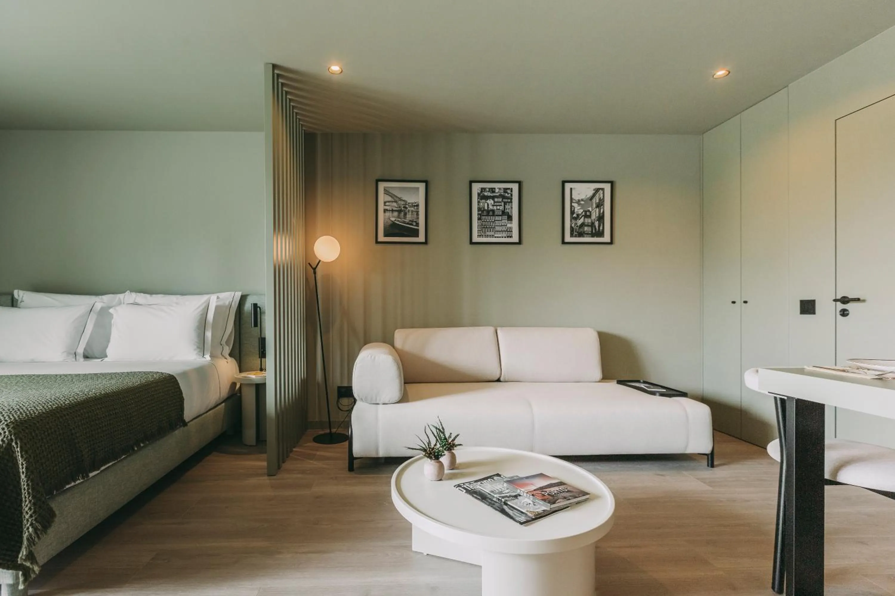 Living room, Bed in Hotels 705 Porto Prime Home