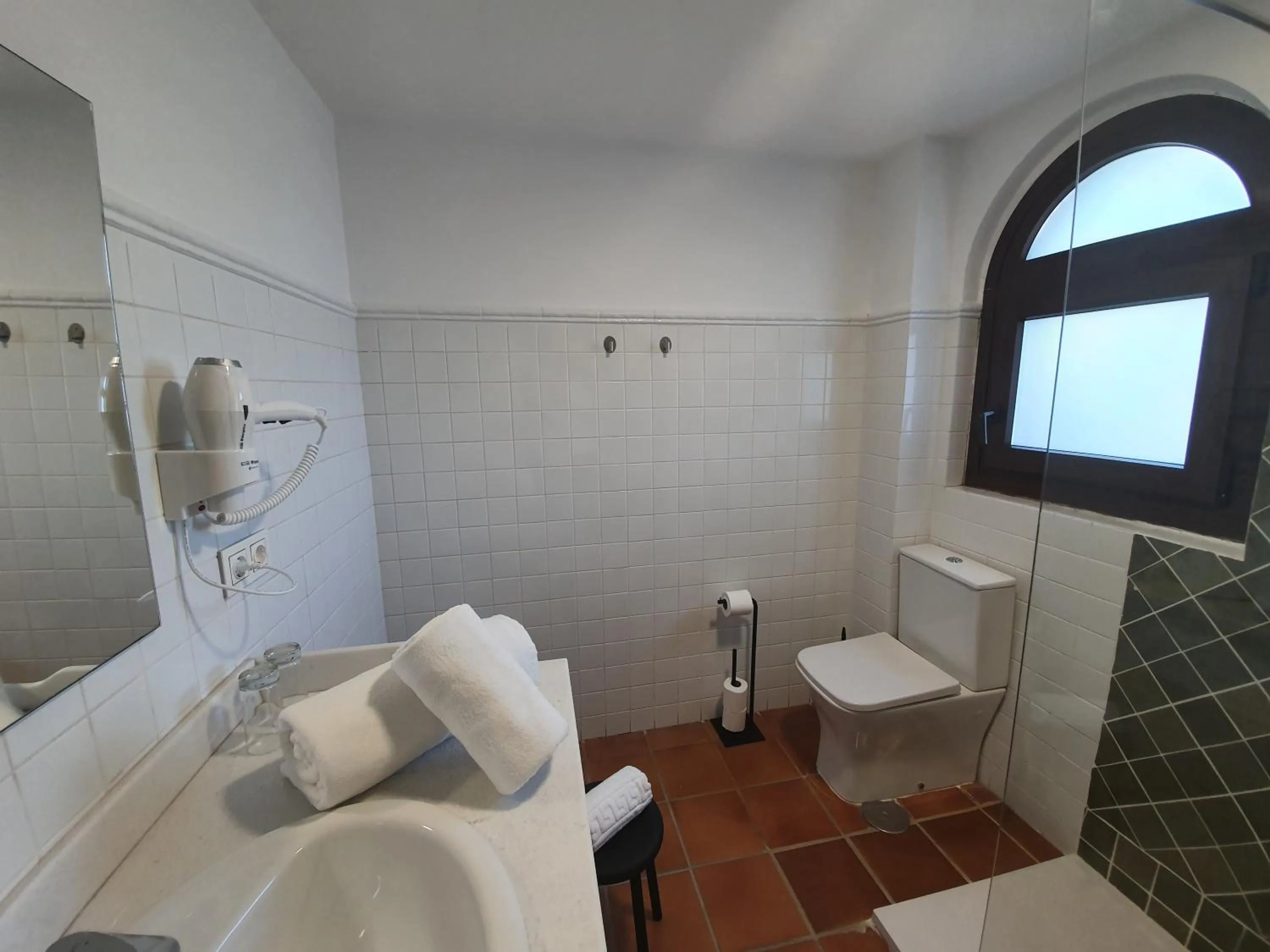 Shower in Hotel-Restaurante Casa García Almonaster La Real