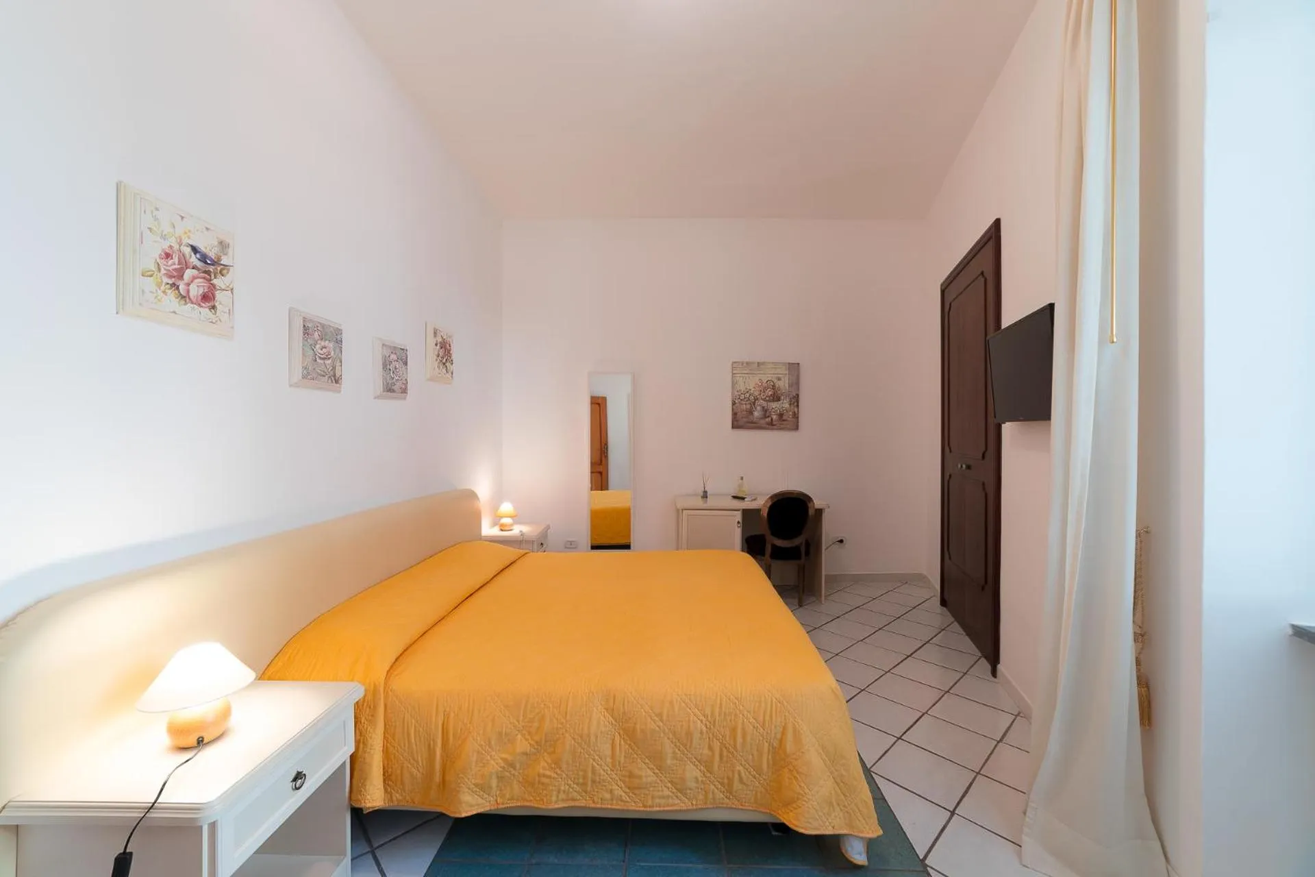 Bedroom, Bed in Mimì B&B