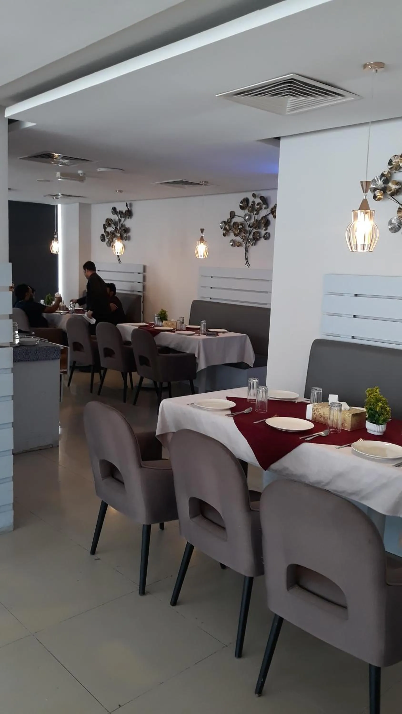 Restaurant/places to eat in Savoy Grand Hotel Apartments