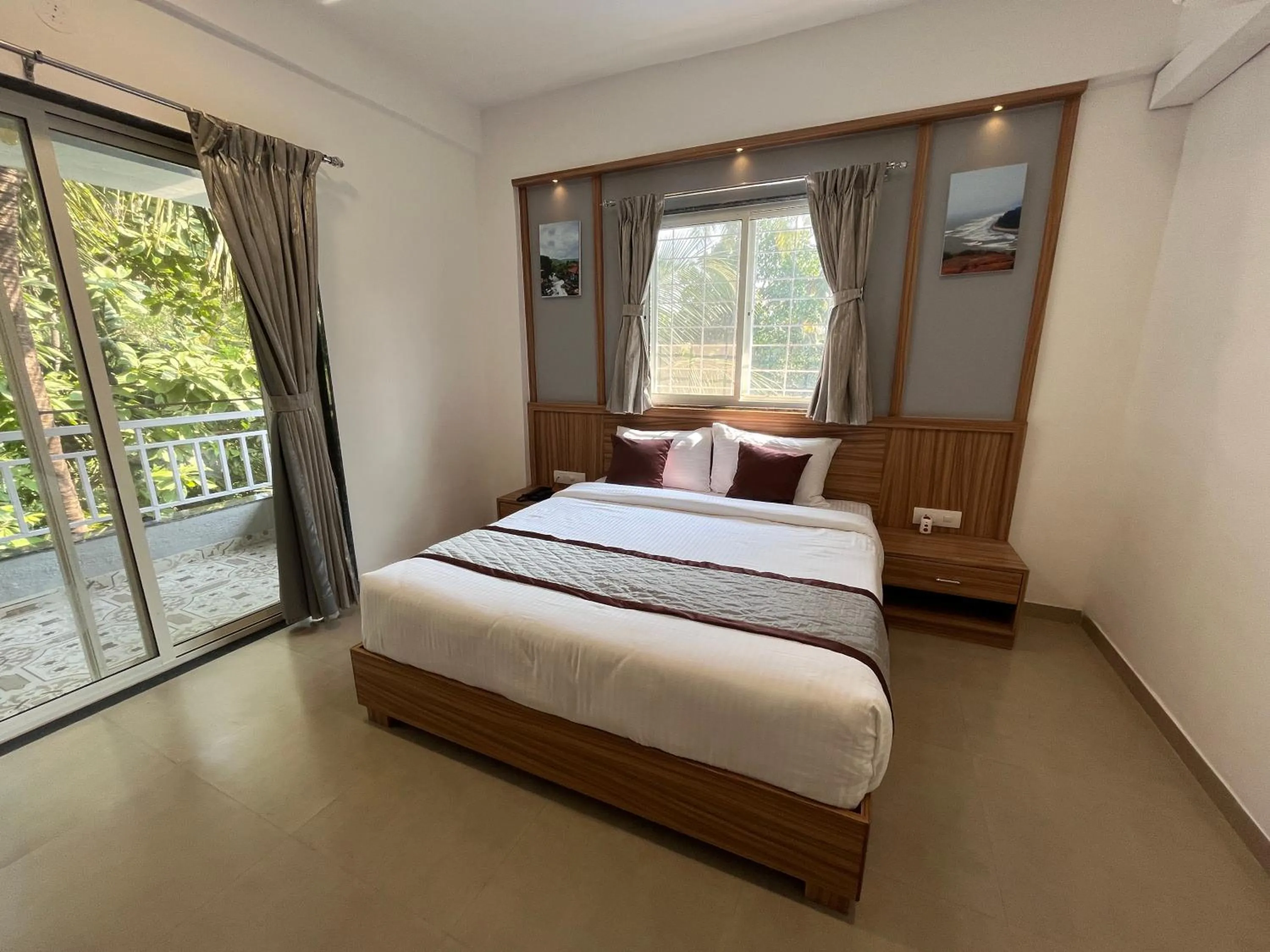 Bedroom, Bed in Hotel Suryaprabha- Near Diveagar Beach