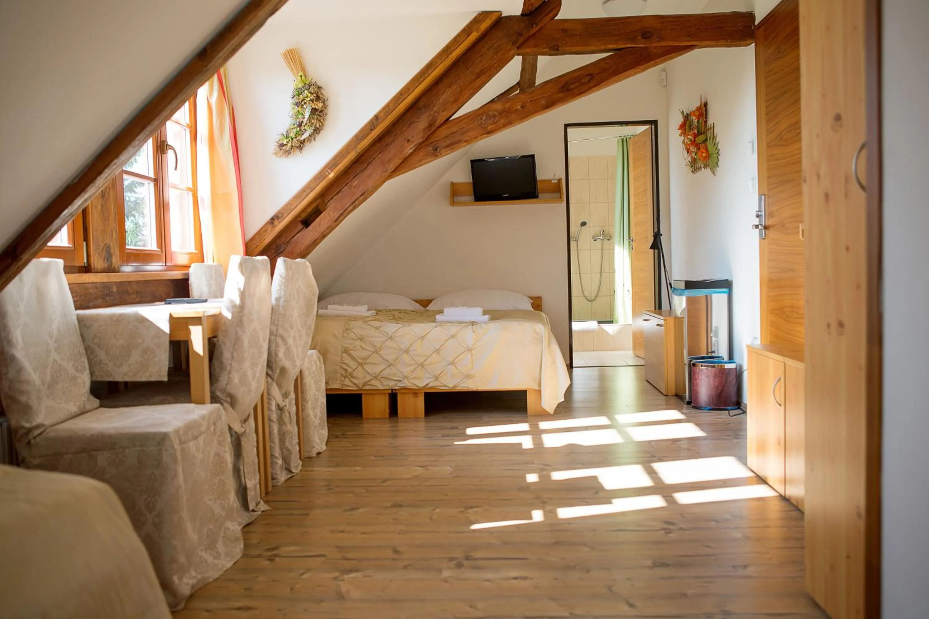 Bedroom, Bed in Wellness hotel & minipivovar Kněžínek