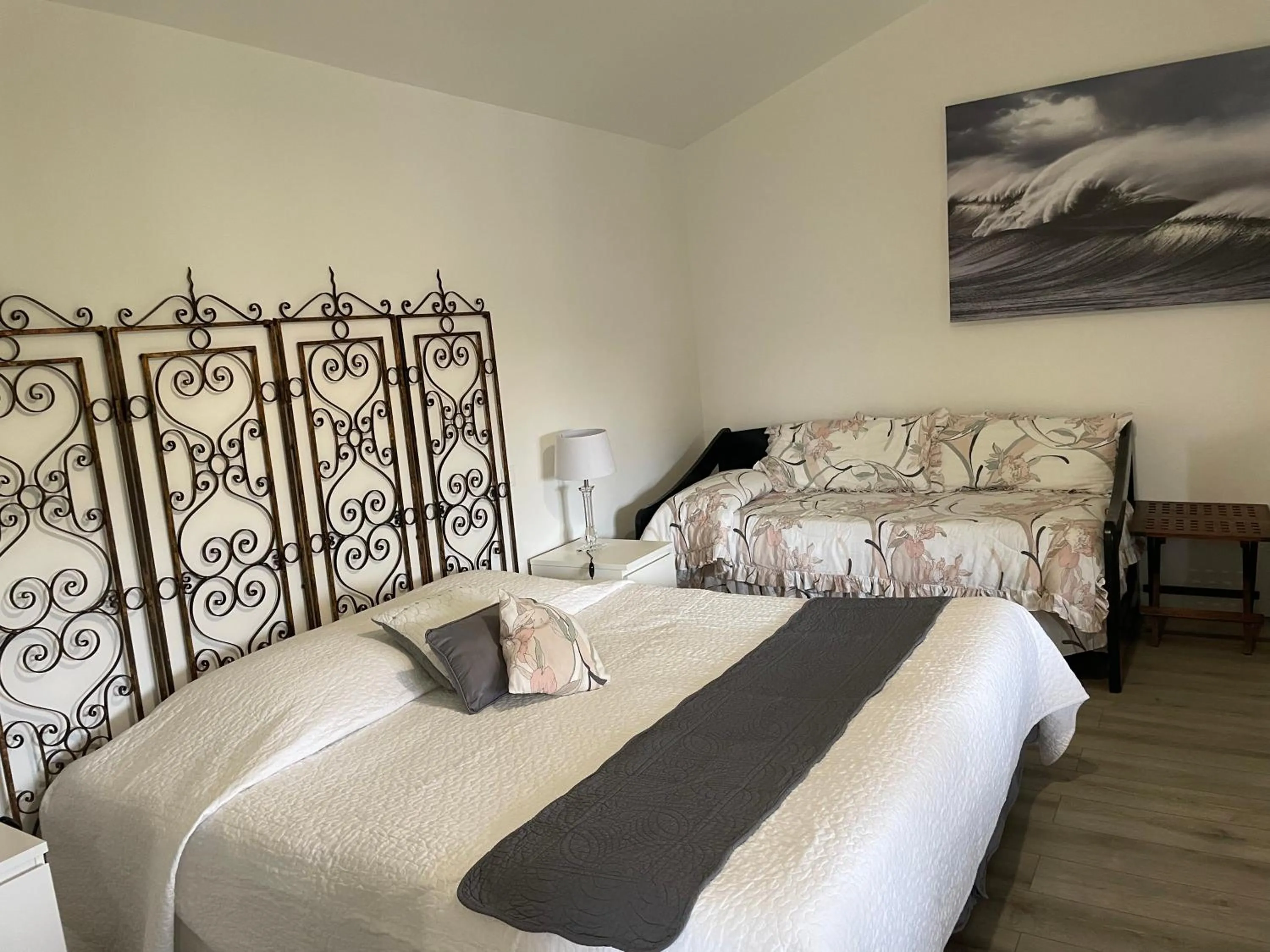 Triple Room with Shower in Guest house Maison Iratzean