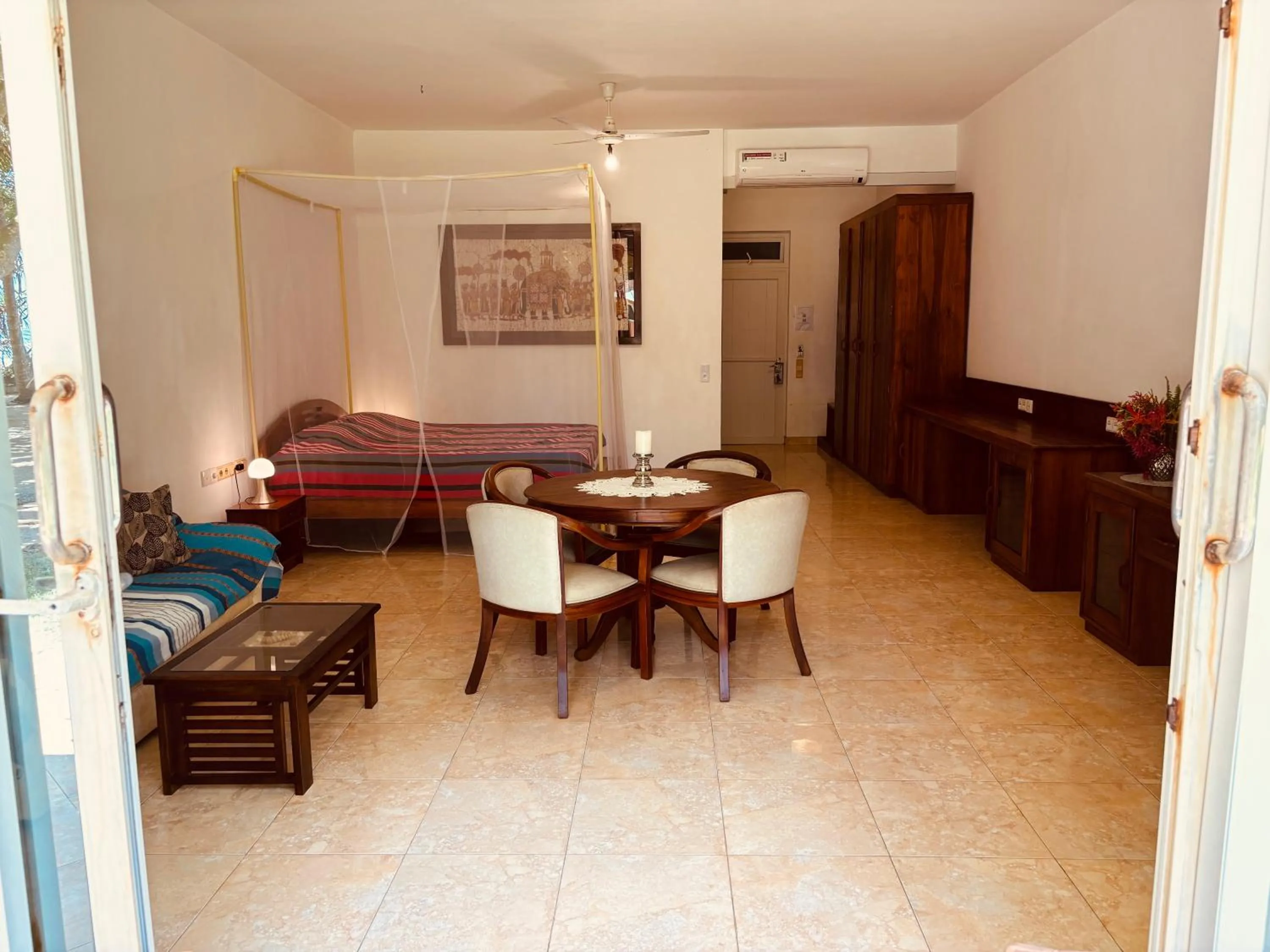 Photo of the whole room in Raja Beach Hotel